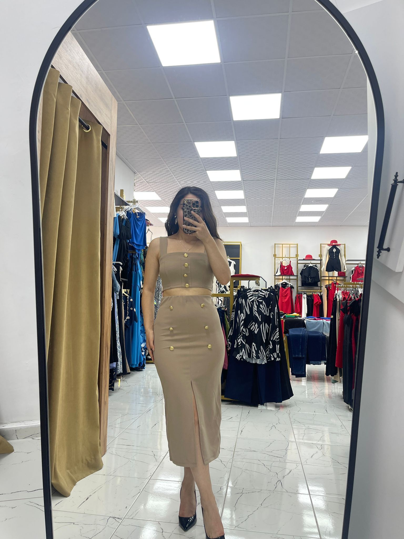Gold Dügmeli Etekli Takım - Bej