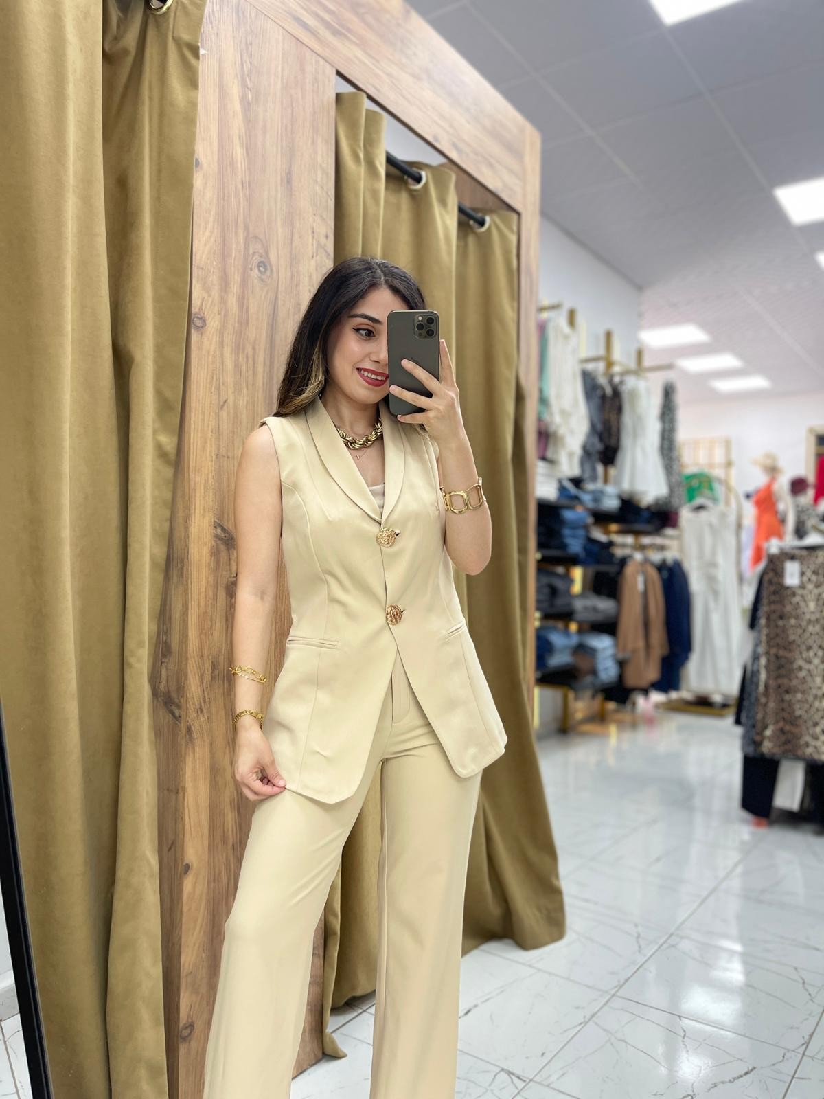 Wella Gold Düğmeli Yelekli Takım - Krem