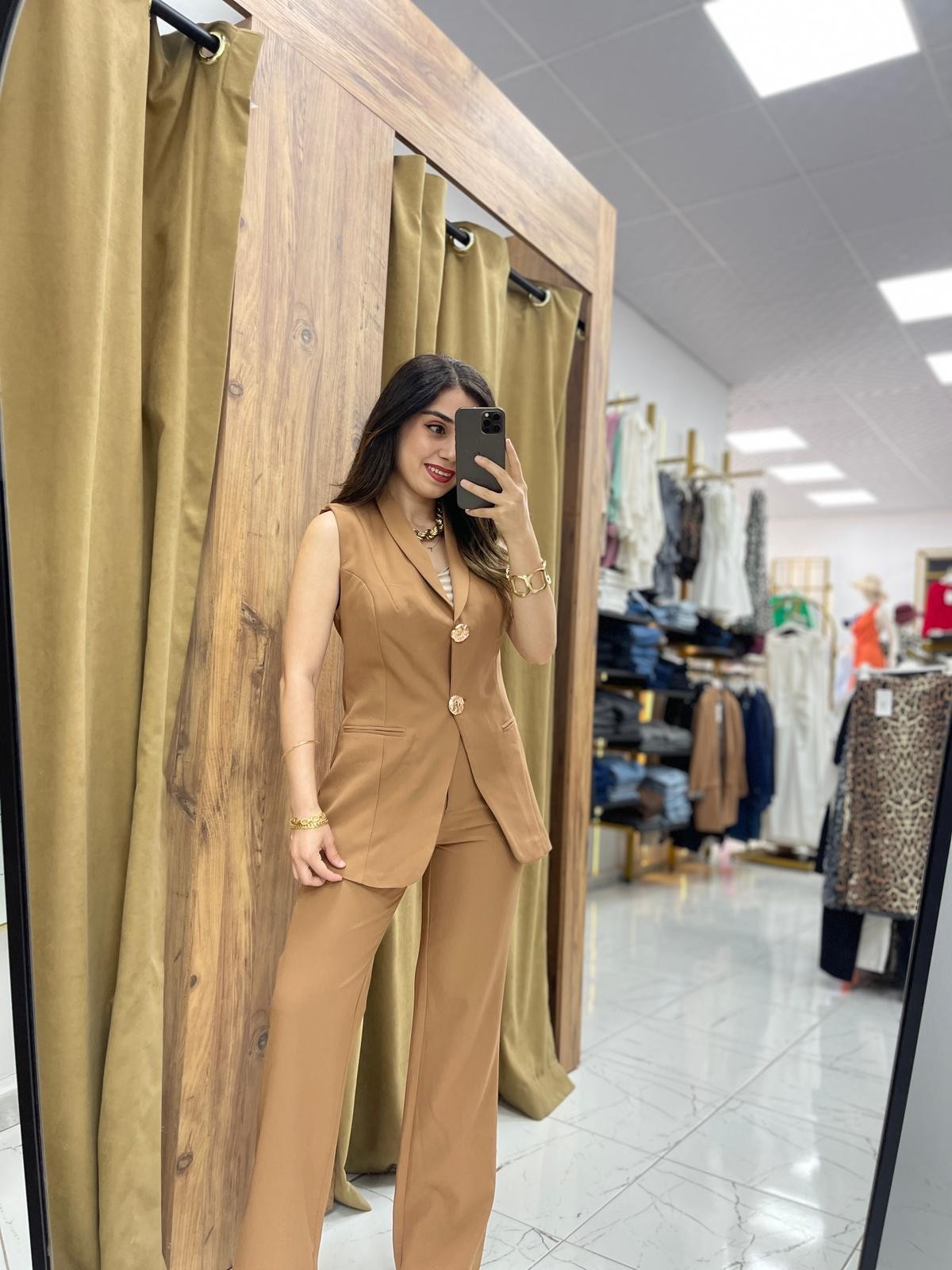 Wella Gold Düğmeli Yelekli Takım - Kahverengi