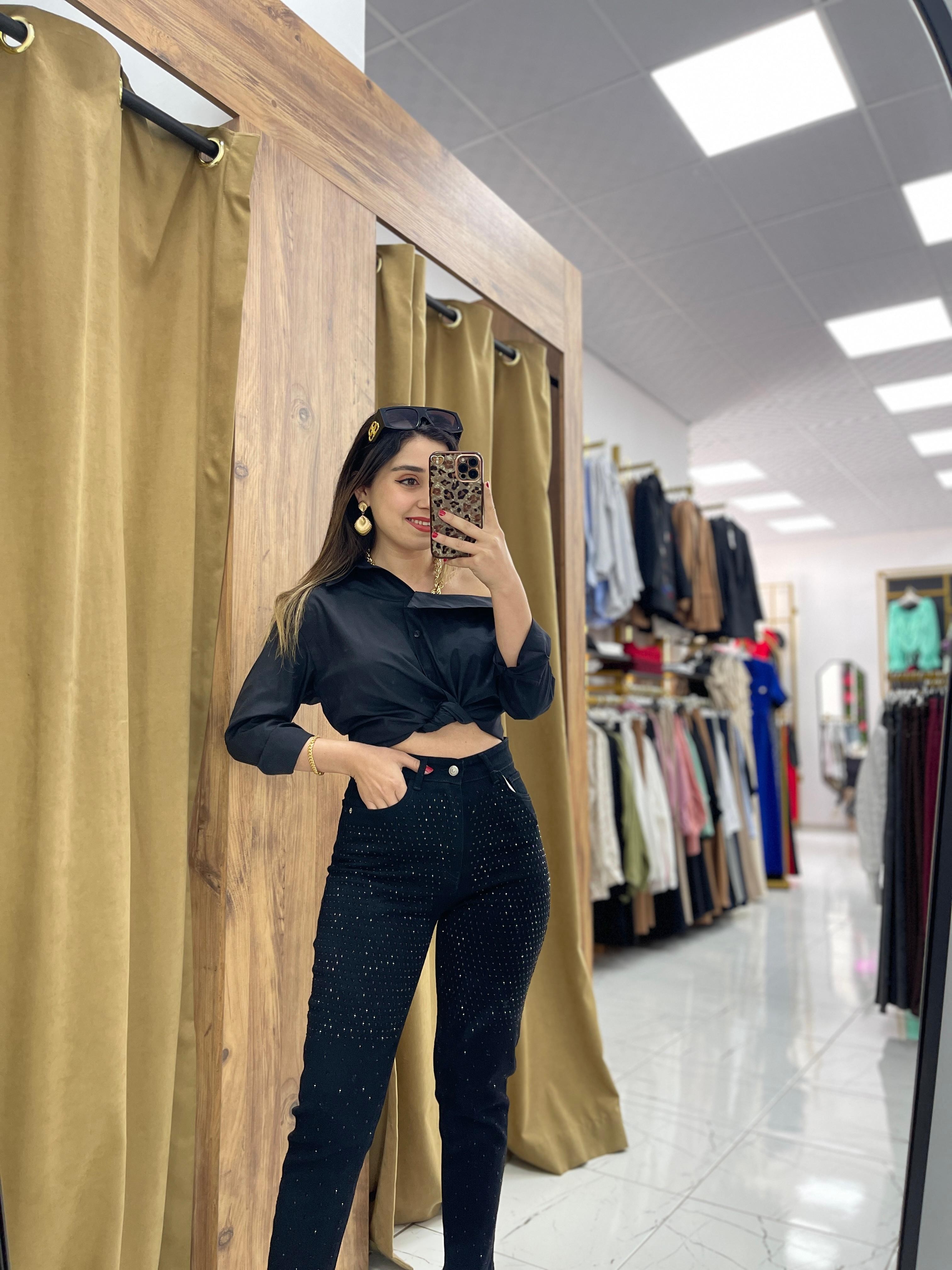 Dar Paça Taşlı Kot Pantolon  - Siyah