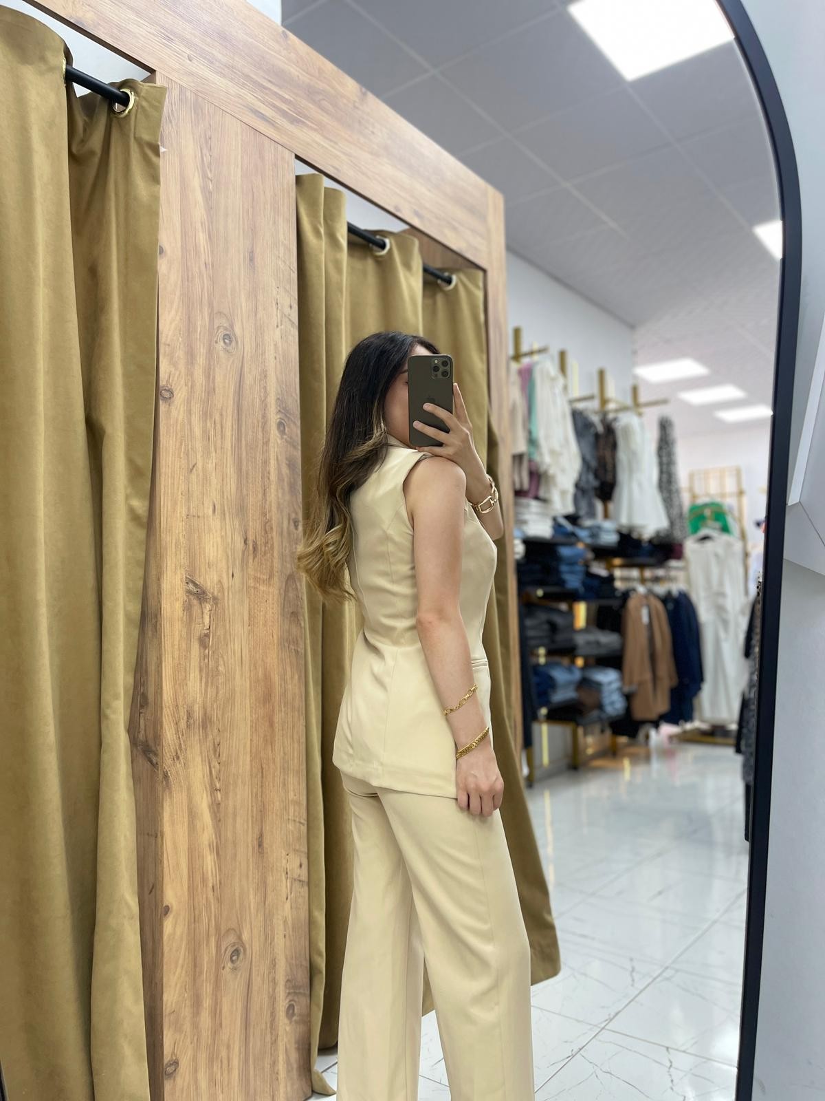 Wella Gold Düğmeli Yelekli Takım - Krem
