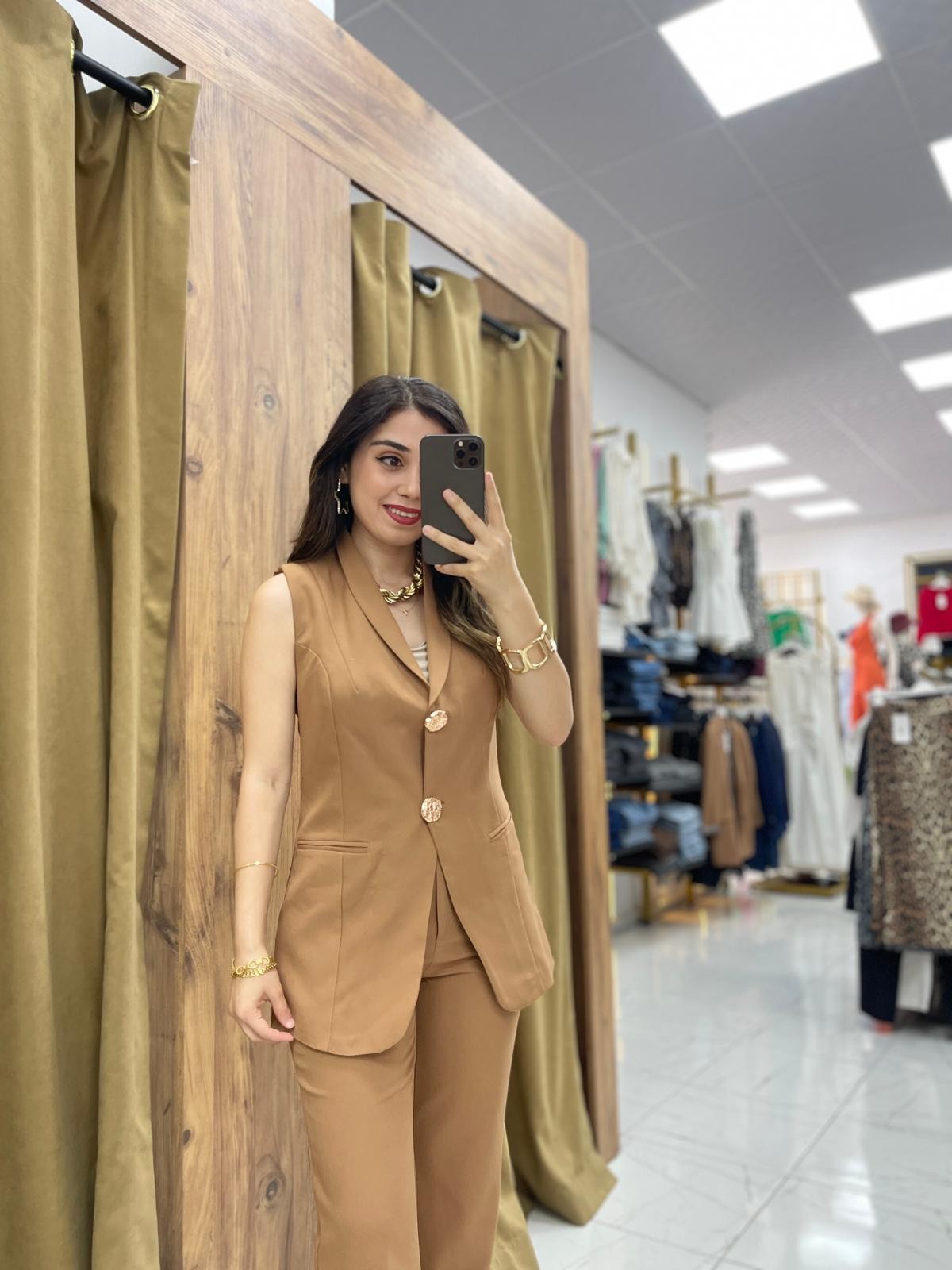 Wella Gold Düğmeli Yelekli Takım