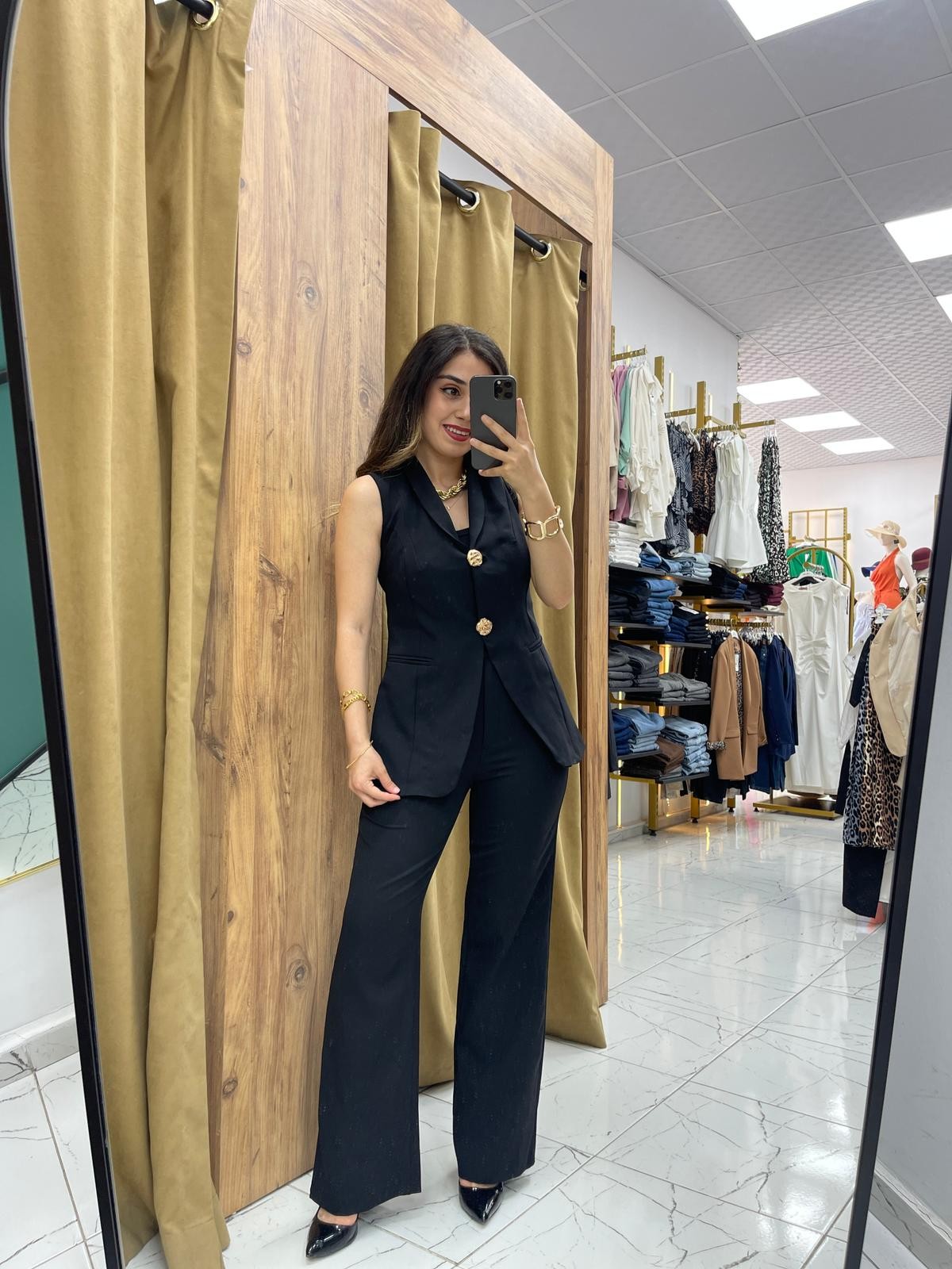 Wella Gold Düğmeli Yelekli Takım - Siyah