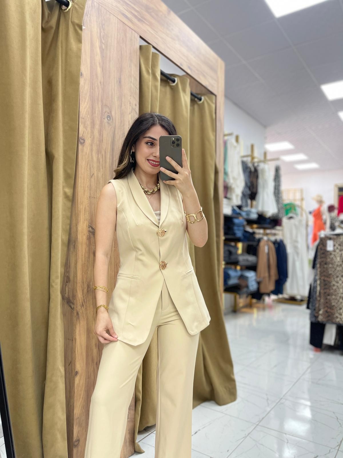 Wella Gold Düğmeli Yelekli Takım - Krem