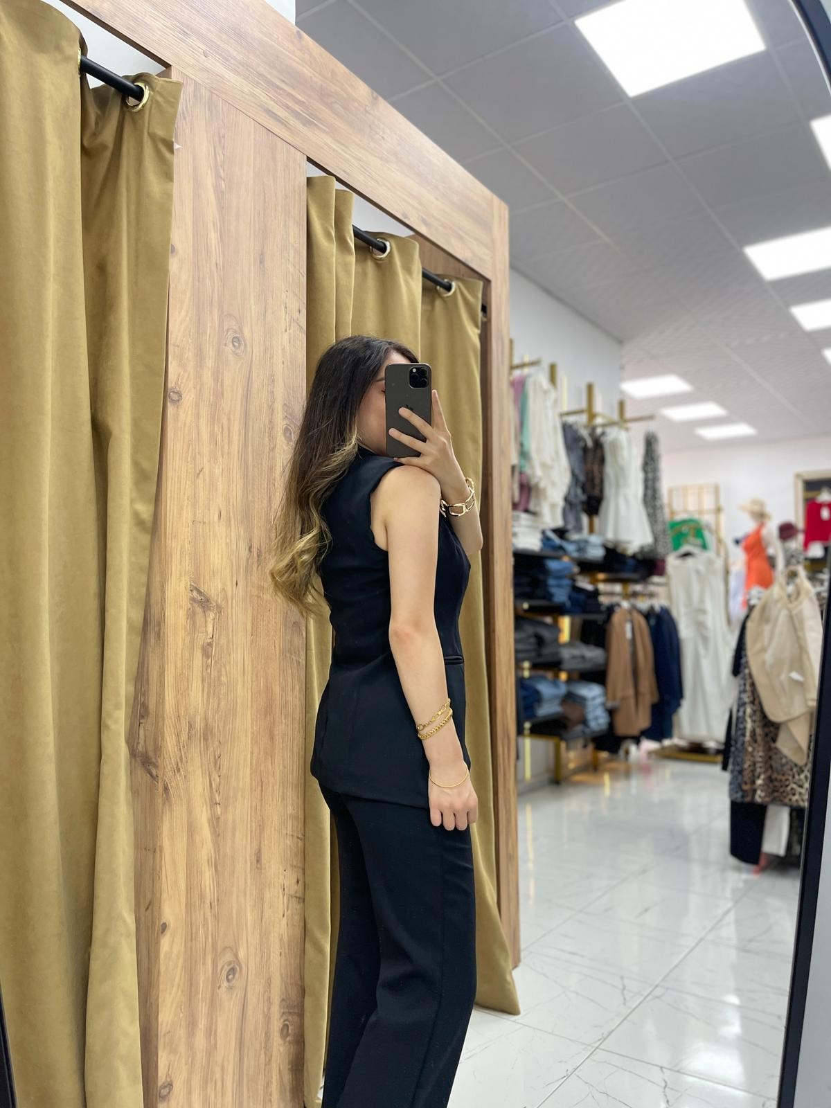 Wella Gold Düğmeli Yelekli Takım - Siyah