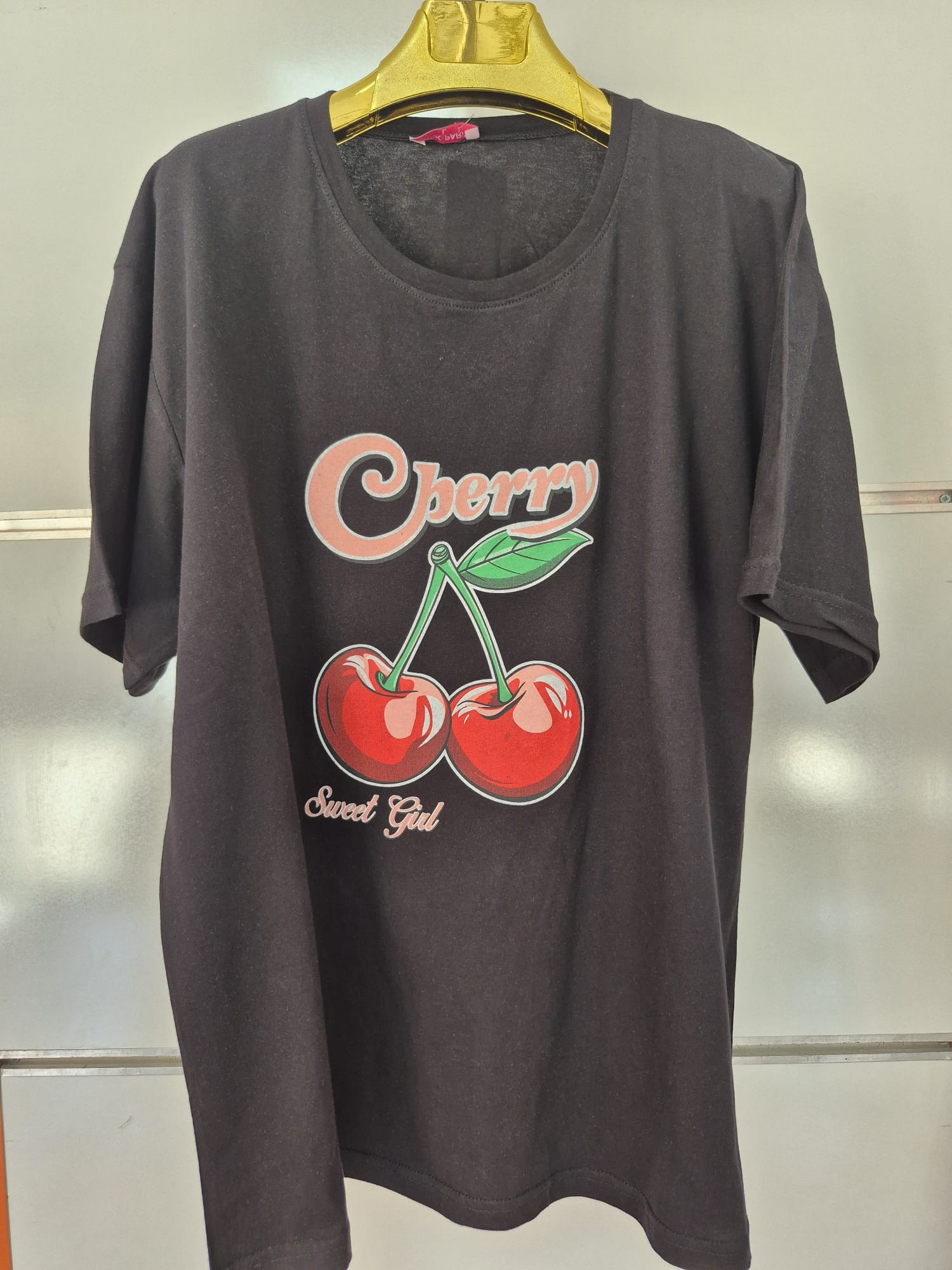 Cherry Sweet Kiraz Baskılı Siyah Tişört