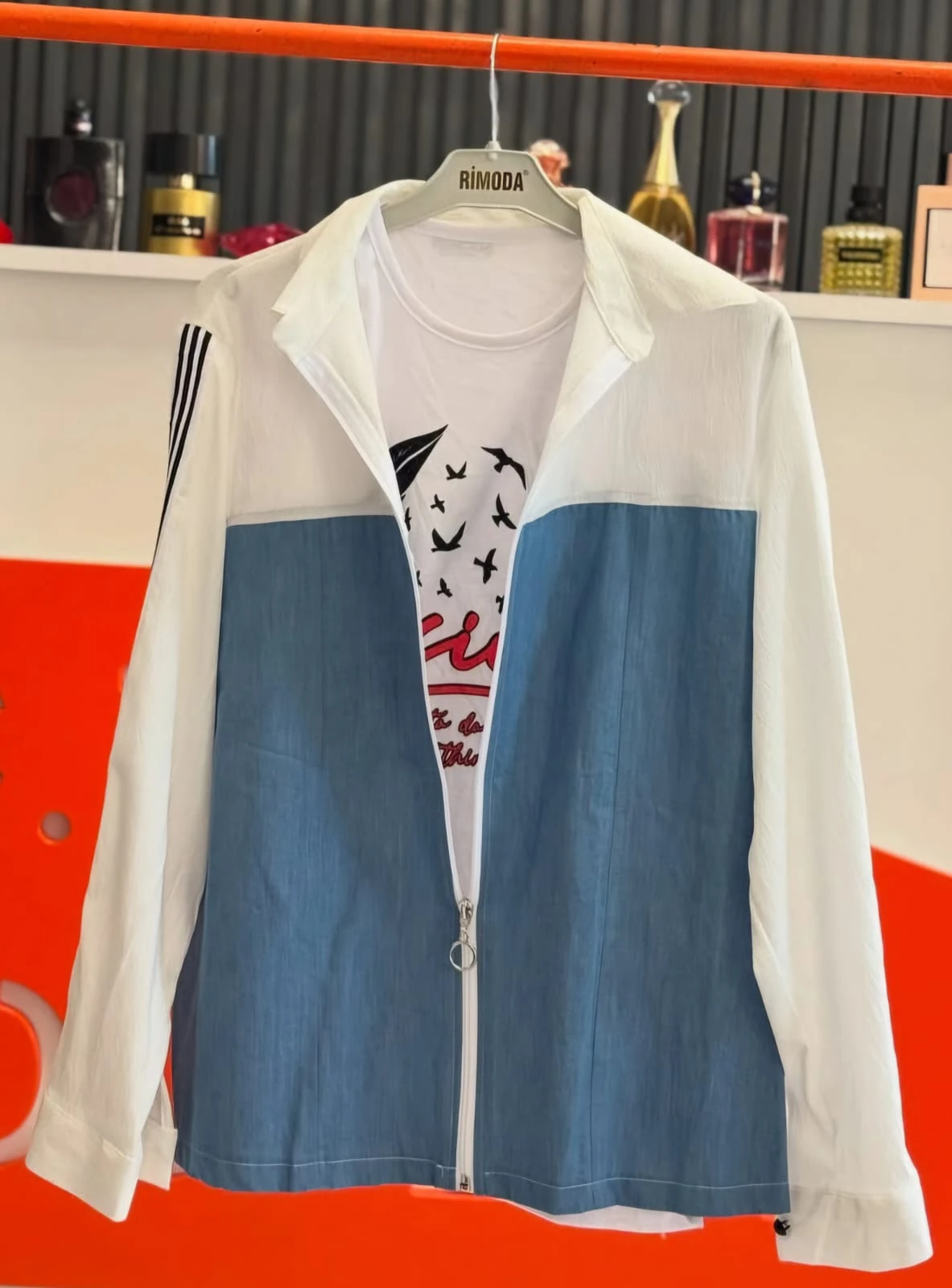 Mavi-Beyaz Renk Bloklu Zipli Gömlek ve Baskılı Bluz Seti