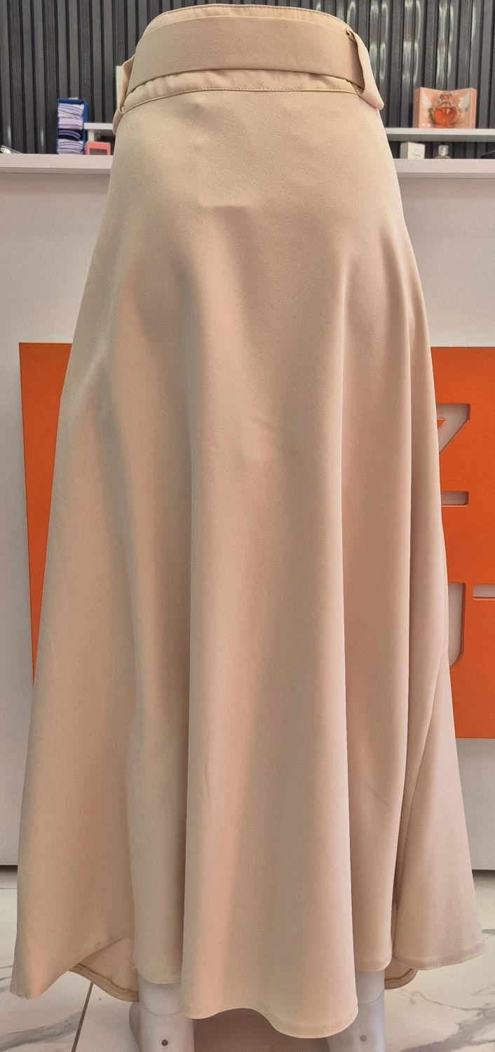 Tokalı Kemerli Krem Uzun Etek