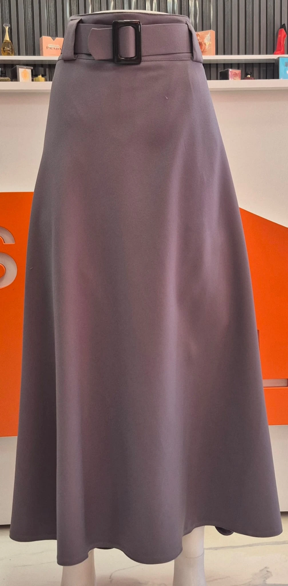 Tokalı Kemerli Gri Uzun Etek