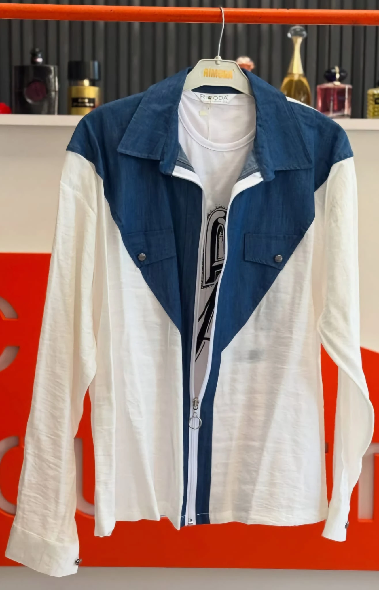 Mavi-Beyaz Renk Bloklu Zipli Gömlek ve Baskılı Bluz Seti