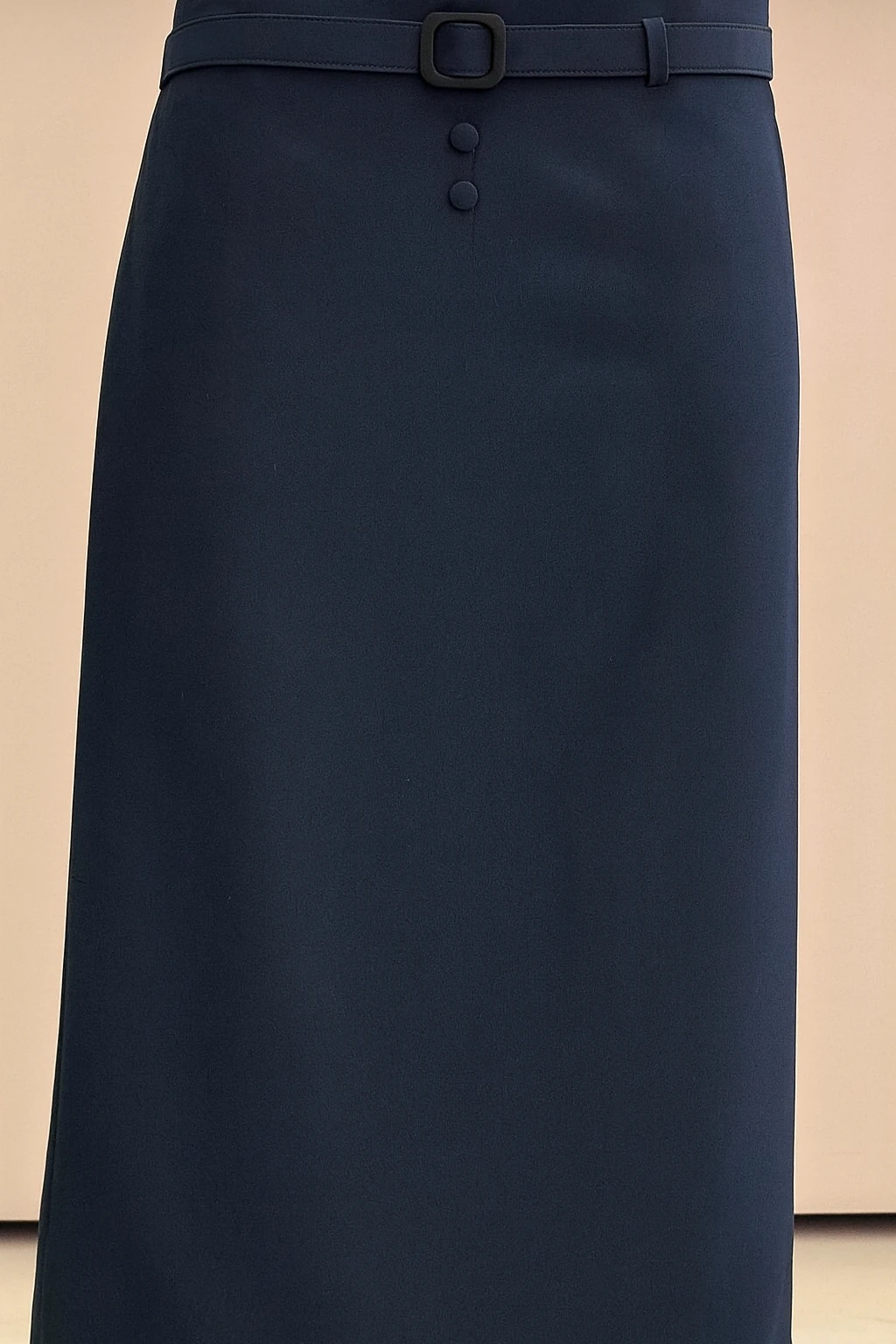 Düğme ve Kemer Detaylı Lacivert Uzun Etek