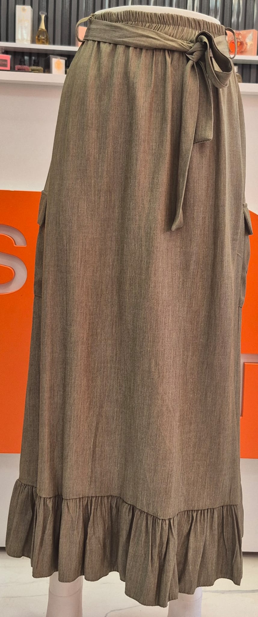 Cepli Volan Detaylı Yeşil Uzun Etek (Kuşaklı)