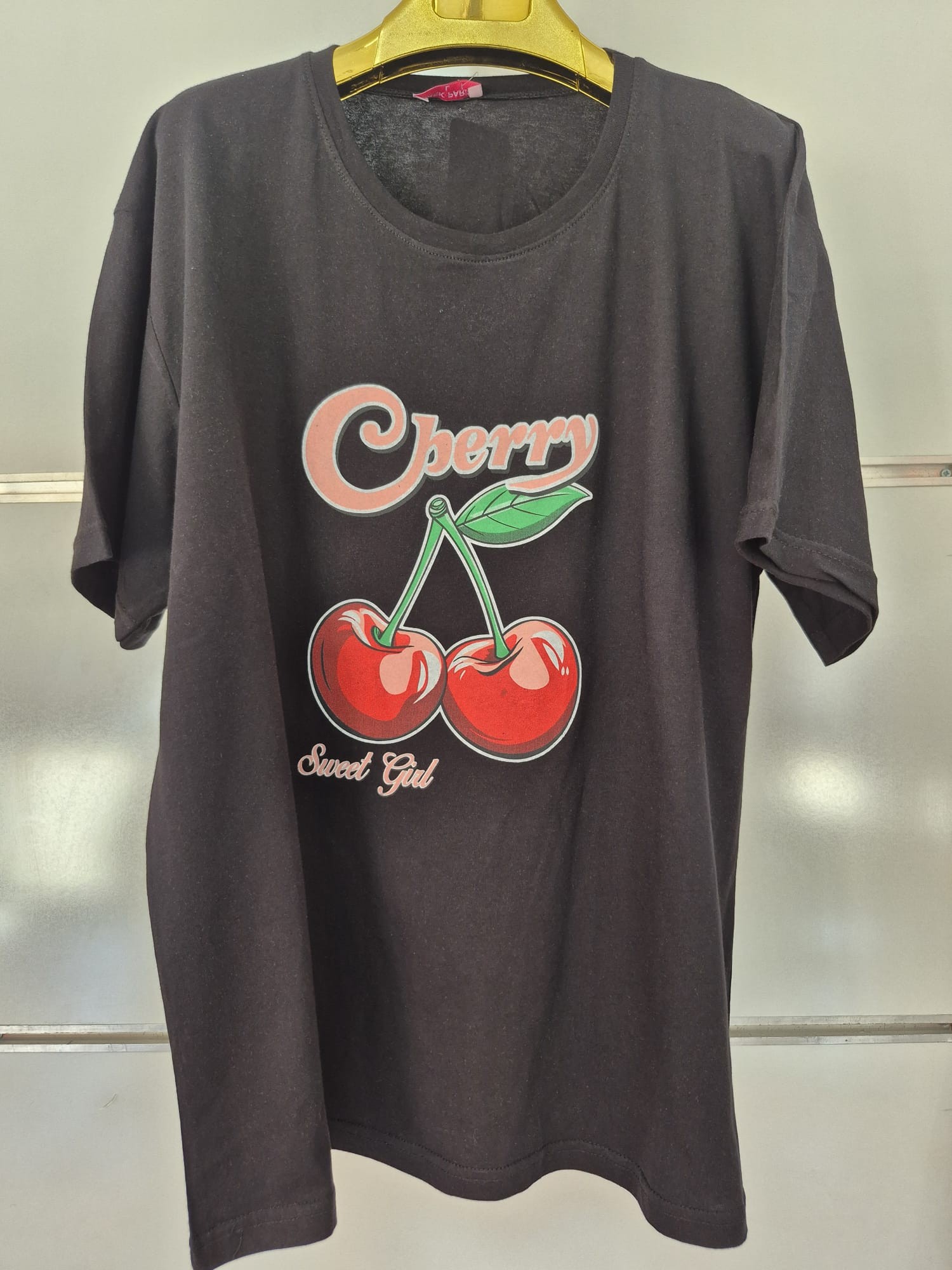 Cherry Sweet Kiraz Baskılı Siyah Tişört