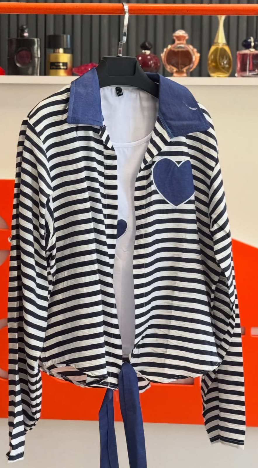 Çizgili Önden Bağlamalı Gömlek ve Kalp Detaylı Bluz Seti