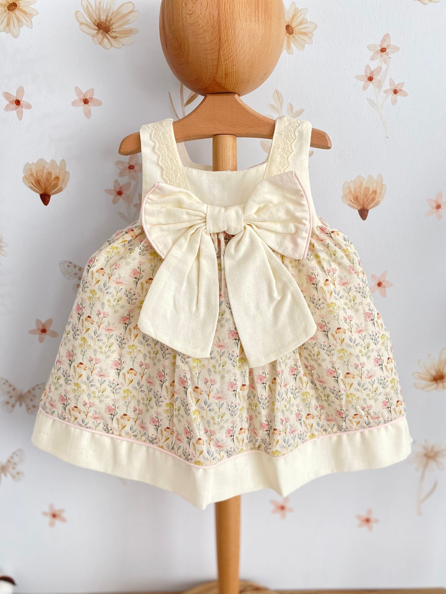 Kız Bebek Kurdele Detaylı Vintage Elbise