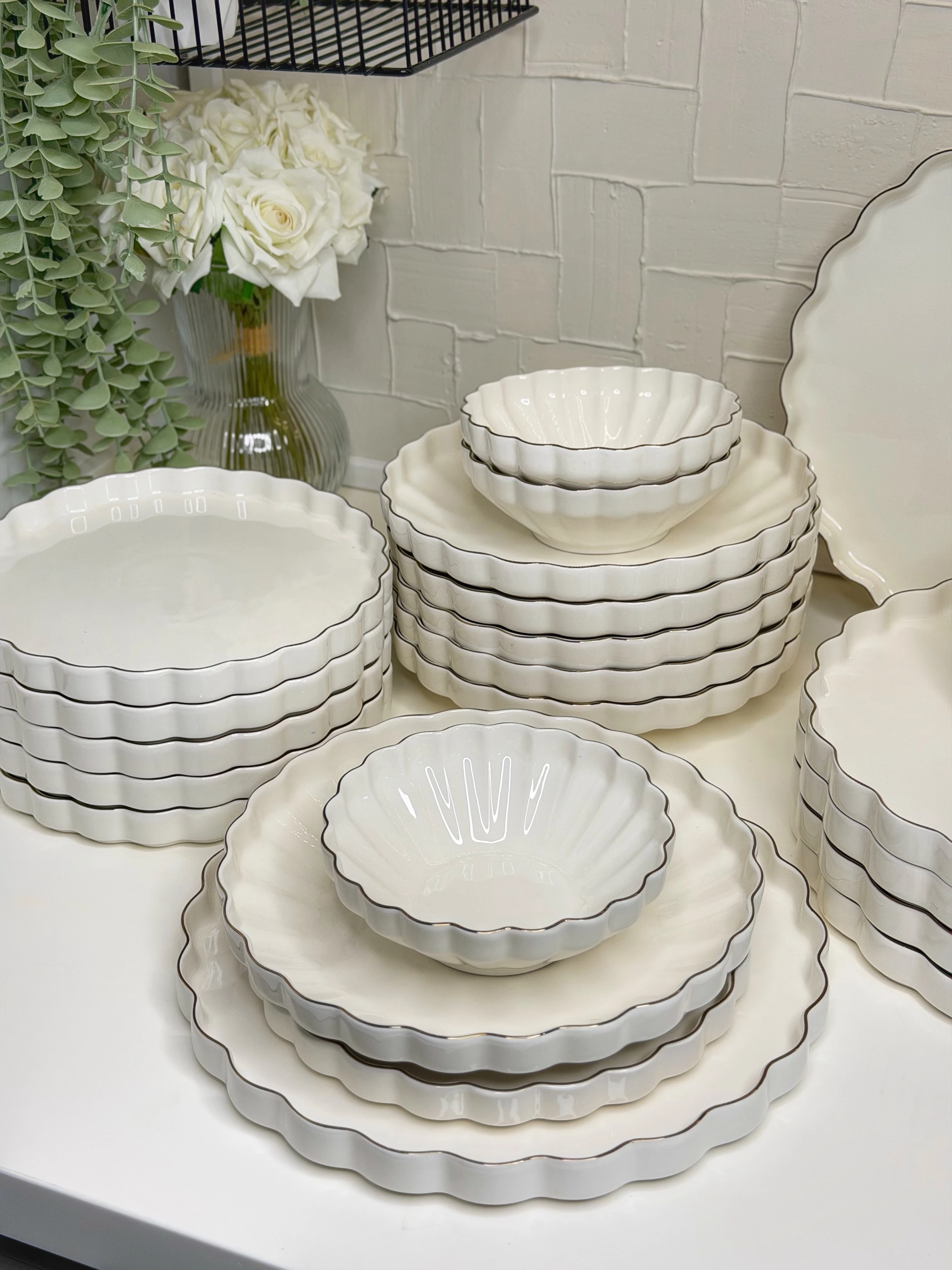 Royal Charm 24 Parça 6 Kişilik Porselen Yemek Takımı 