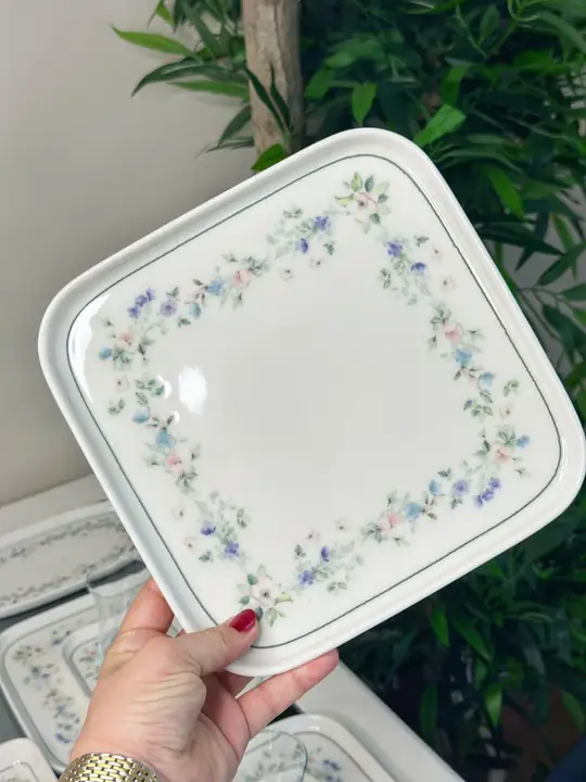 Sakura 29 Parça 6 Kişilik Kare Tabaklı / Çiçekli Kahvaltı Takımı