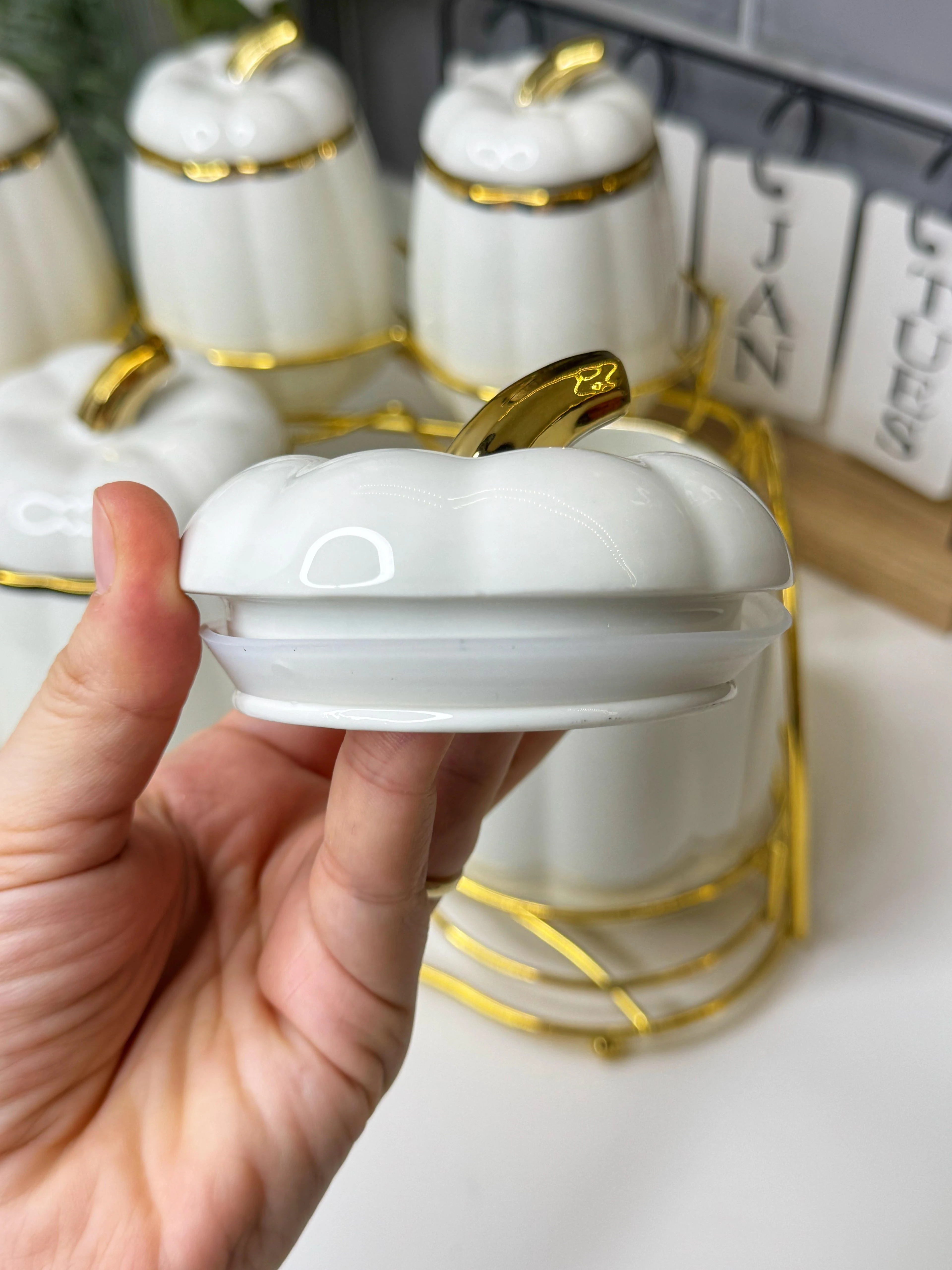 Standlı Porselen Kabak Baharat Takımı Beyaz