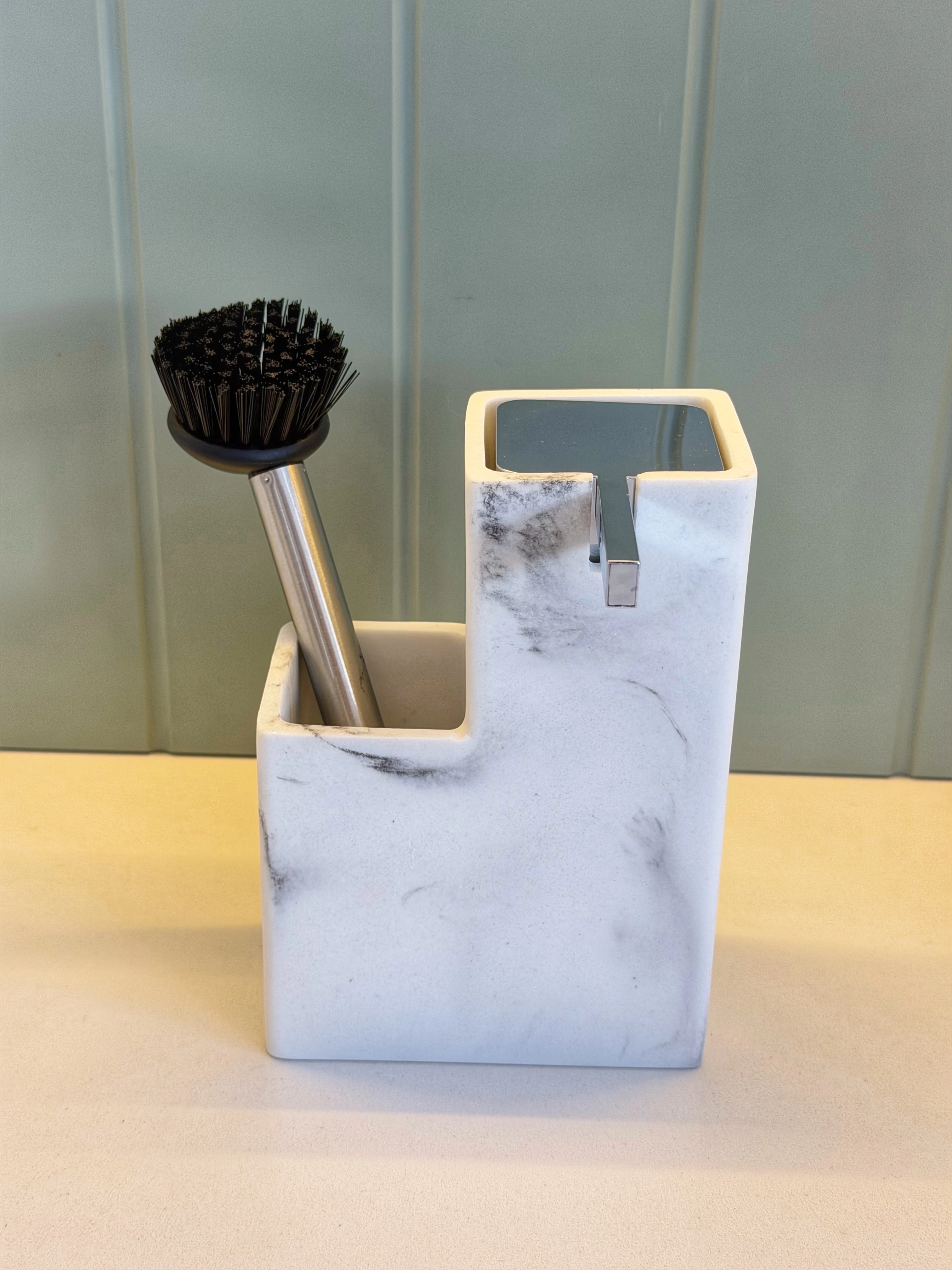 Porselen Fırçalı ve Hazneli Sıvı Sabunluk 