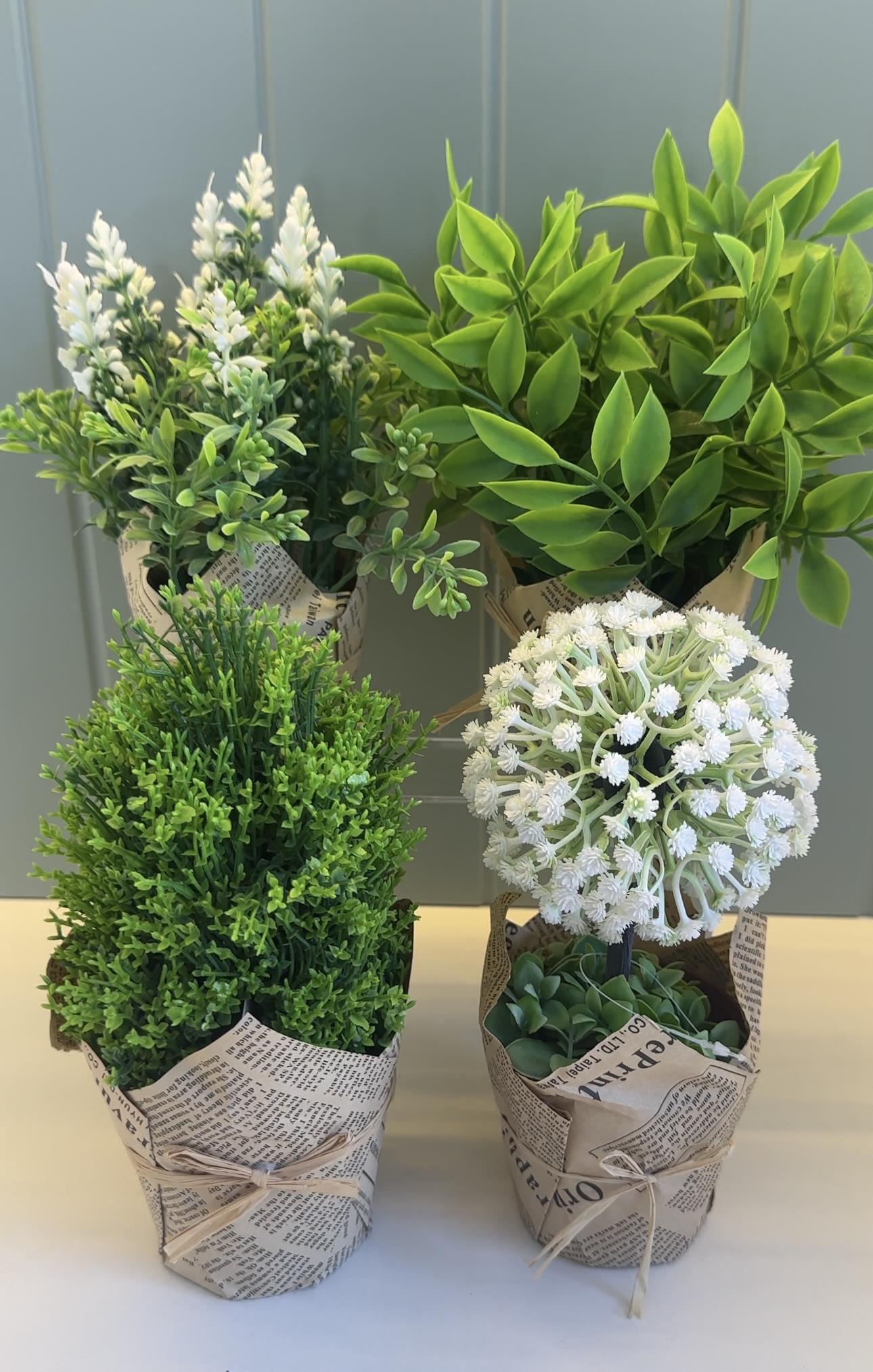 4 Adet Dekoratif Yapay Çiçek (Saksılı)