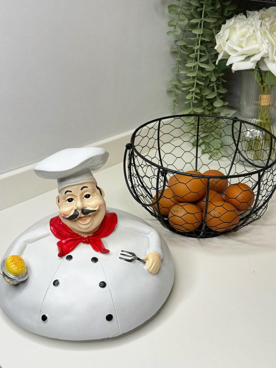 Aşçı Figürlü Yumurtalık