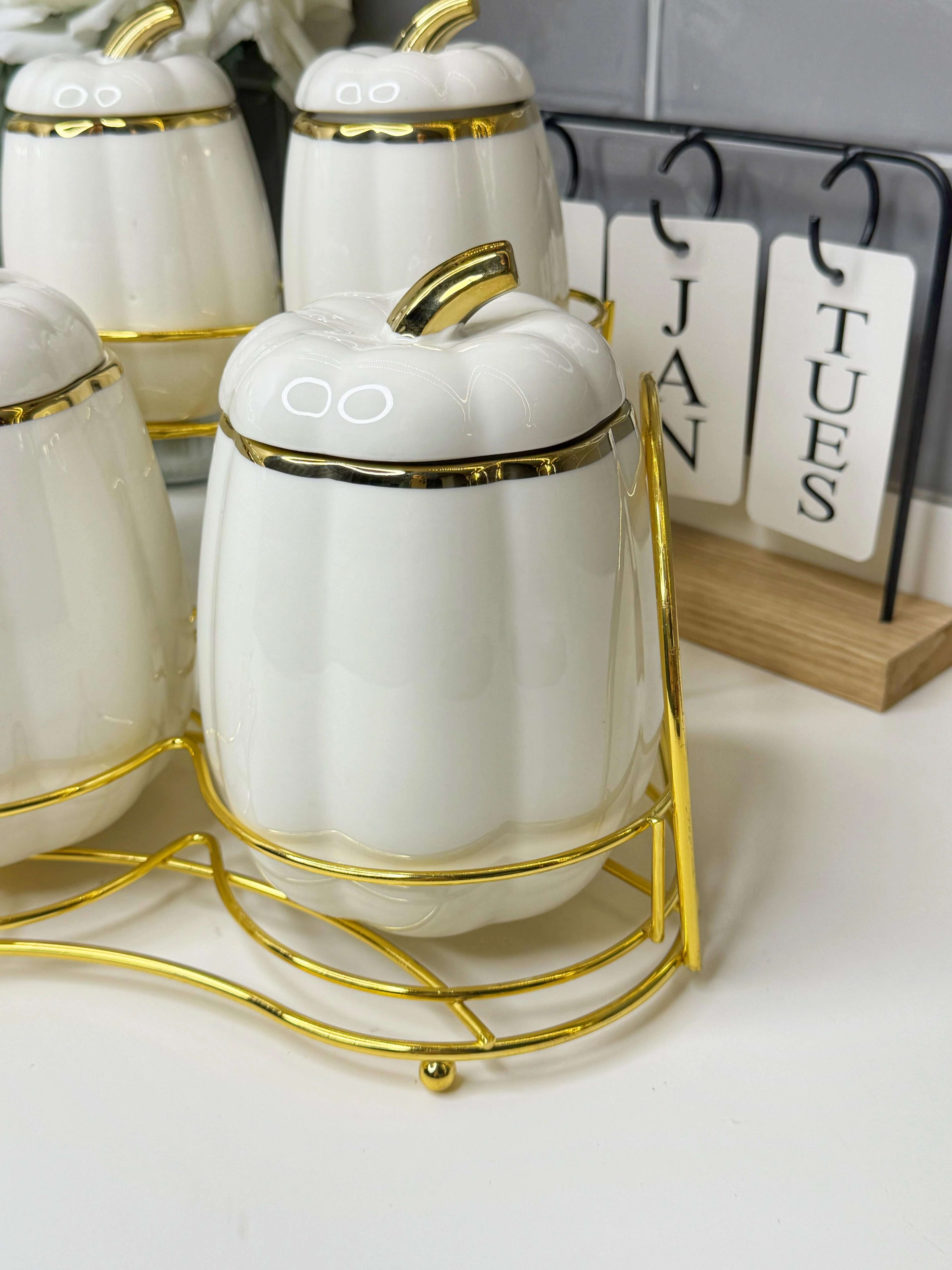 Standlı Porselen Kabak Baharat Takımı Beyaz