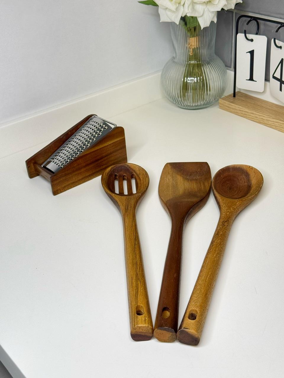 Akasya 3 Lü Servis + Sarımsak Rendesi