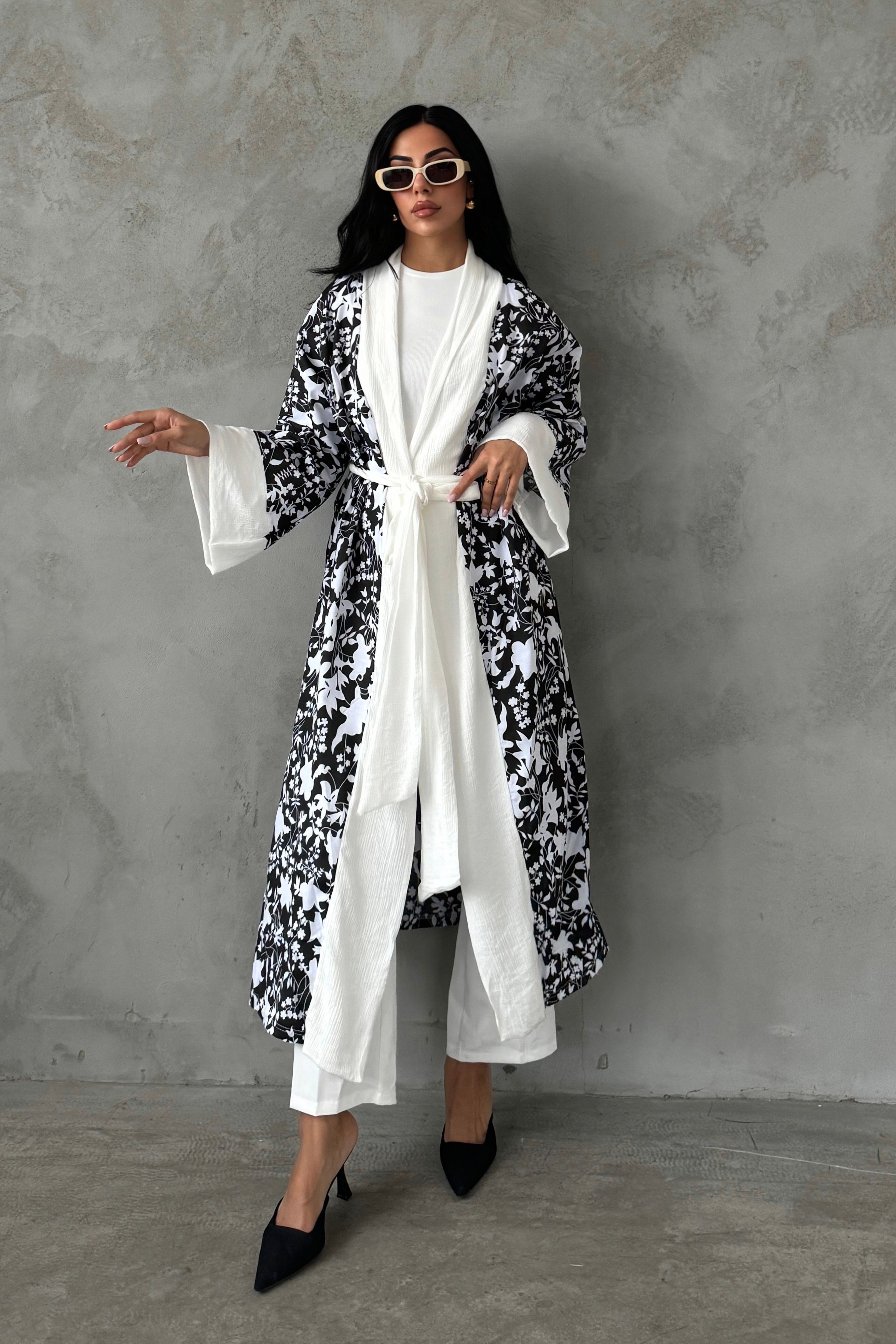 Kuşaklı Çiçek Desenli Tesettür Kimono - Siyah