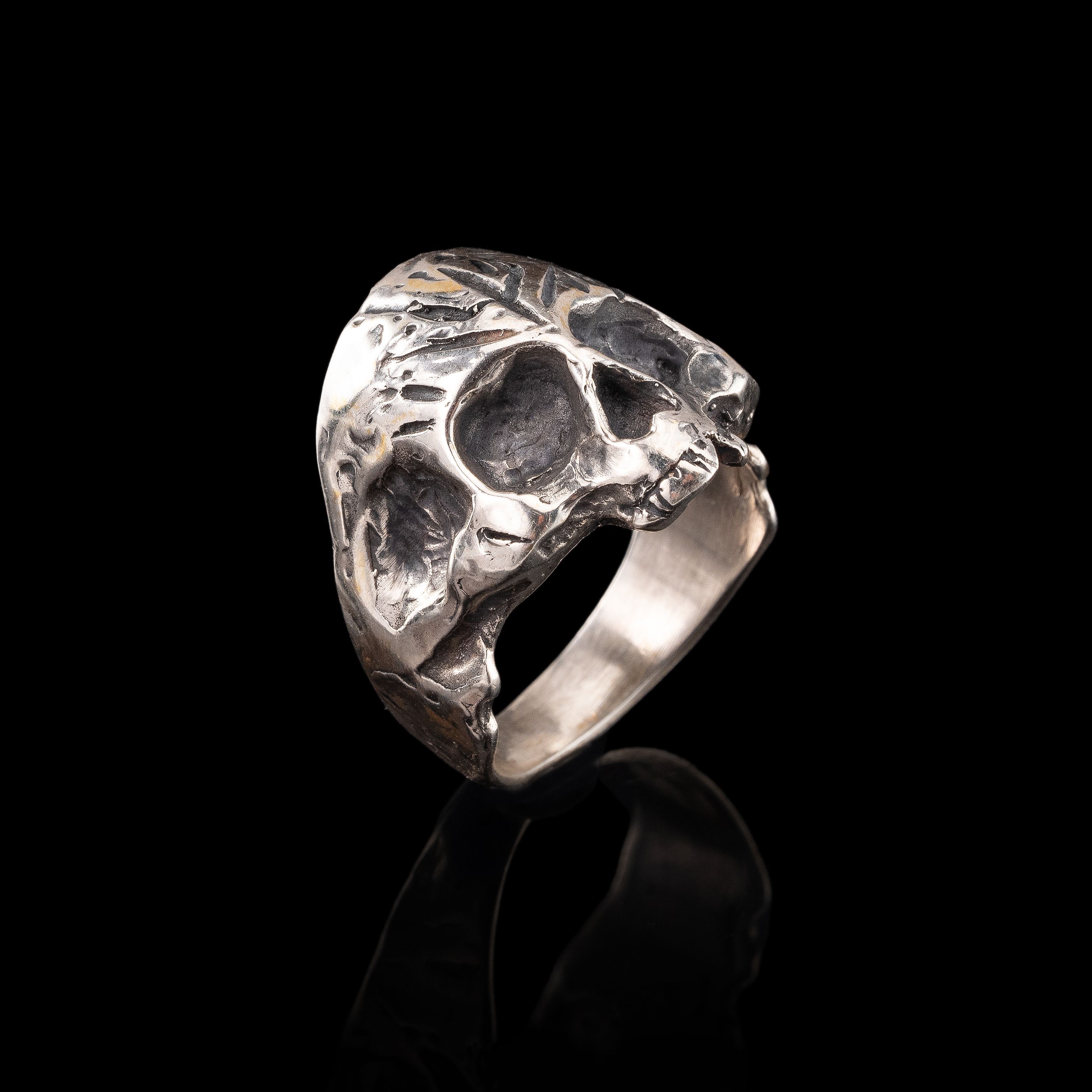 Gravecrown Ring