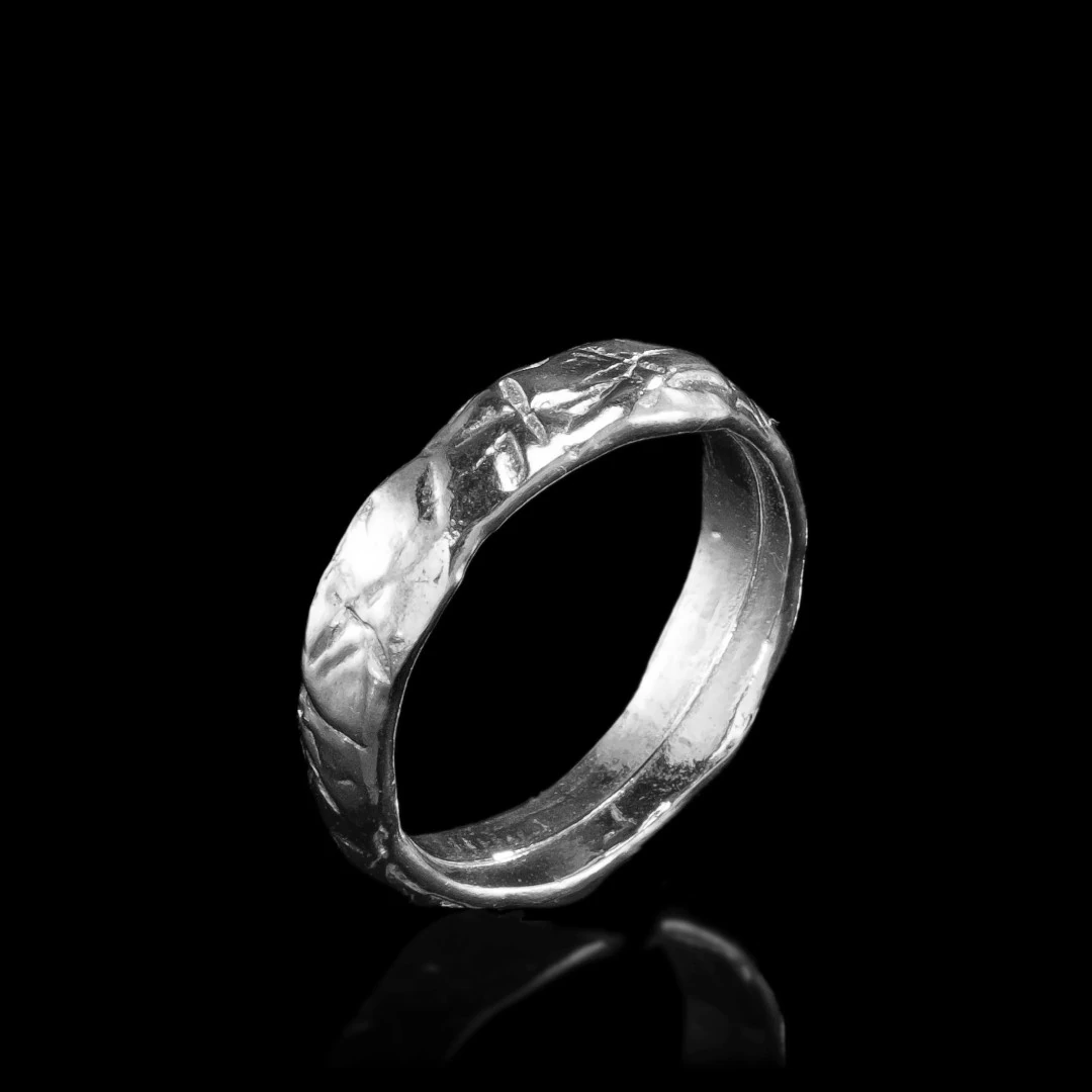 The Etched Echo Ring