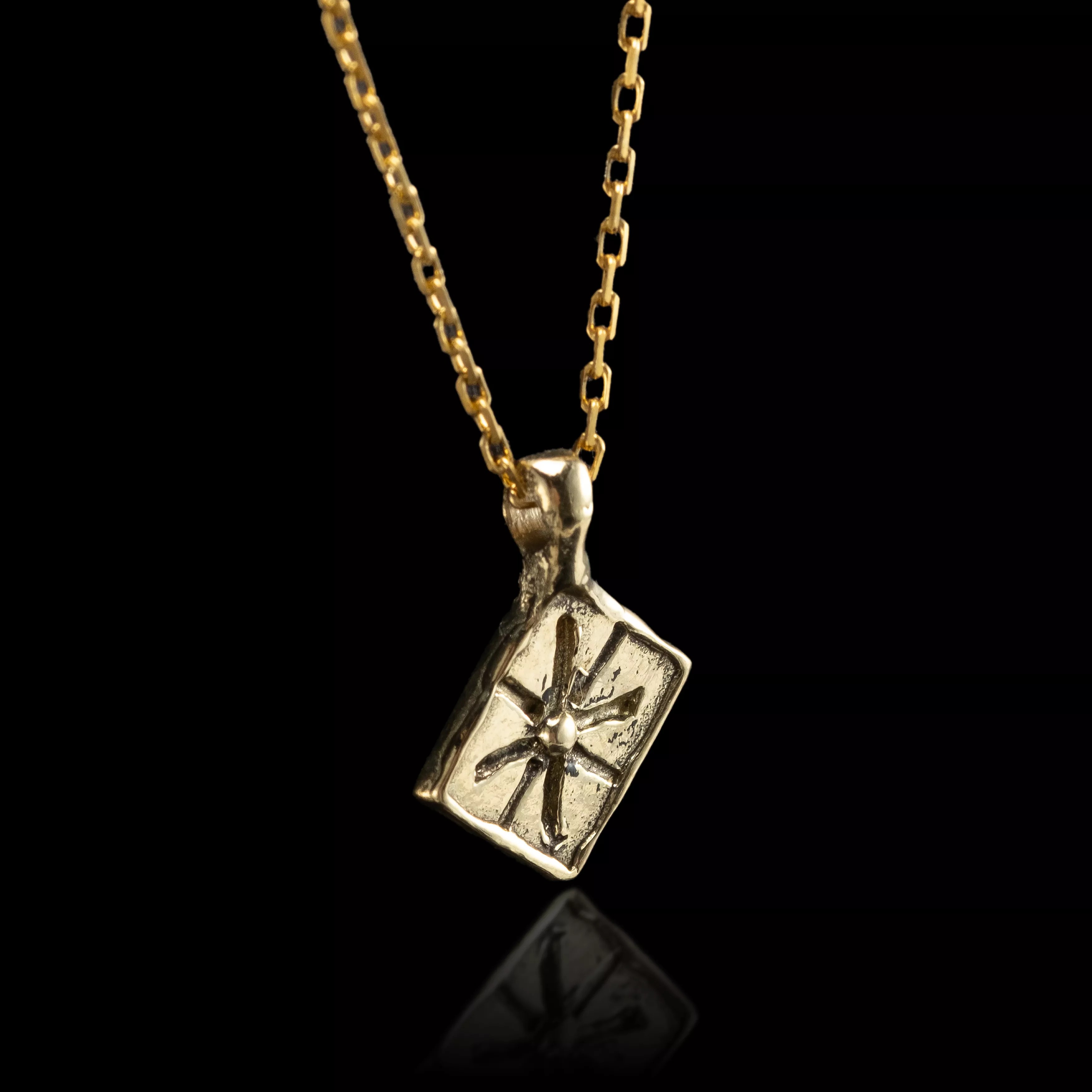 THE WIND ROSE NECKLACE