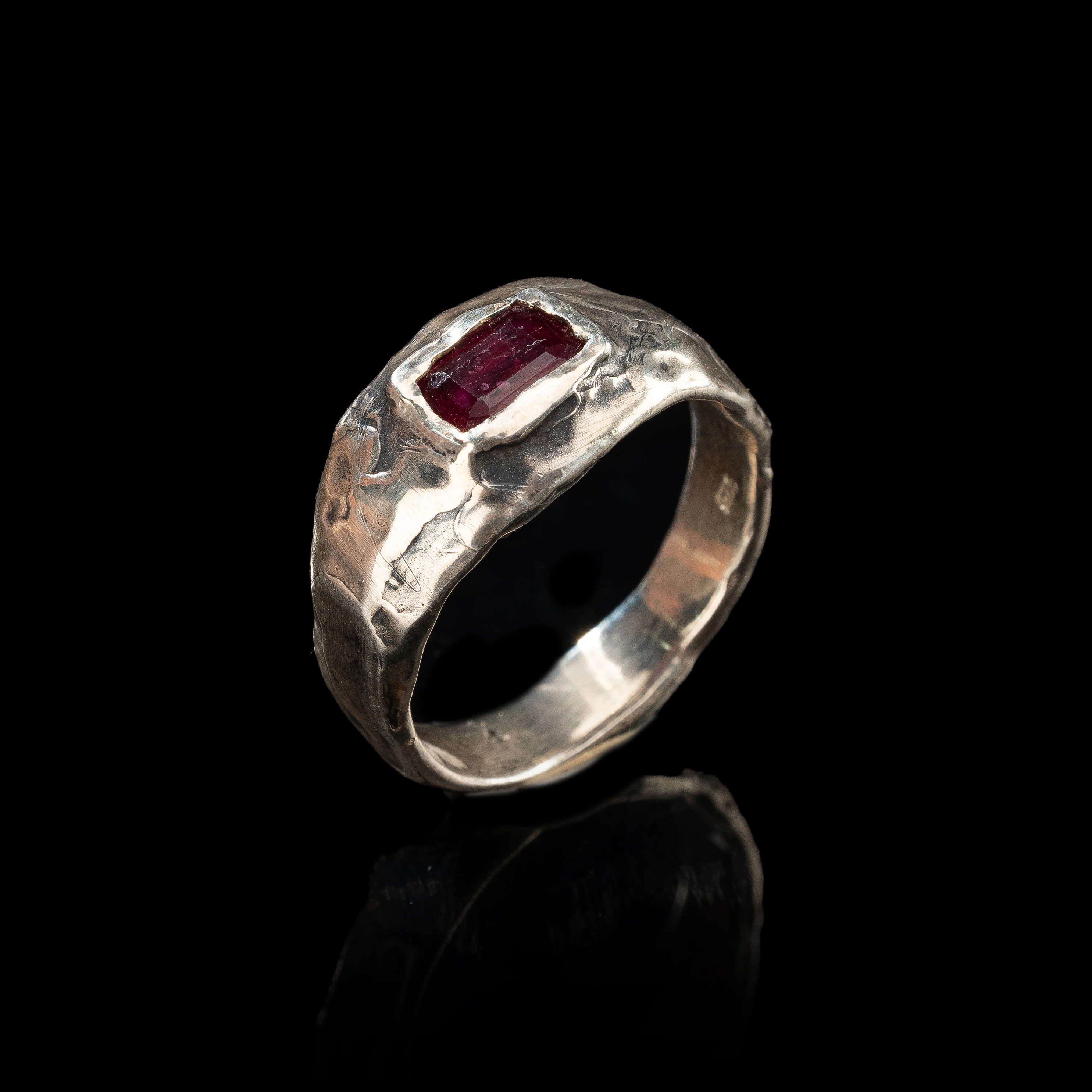 Corvus Ring