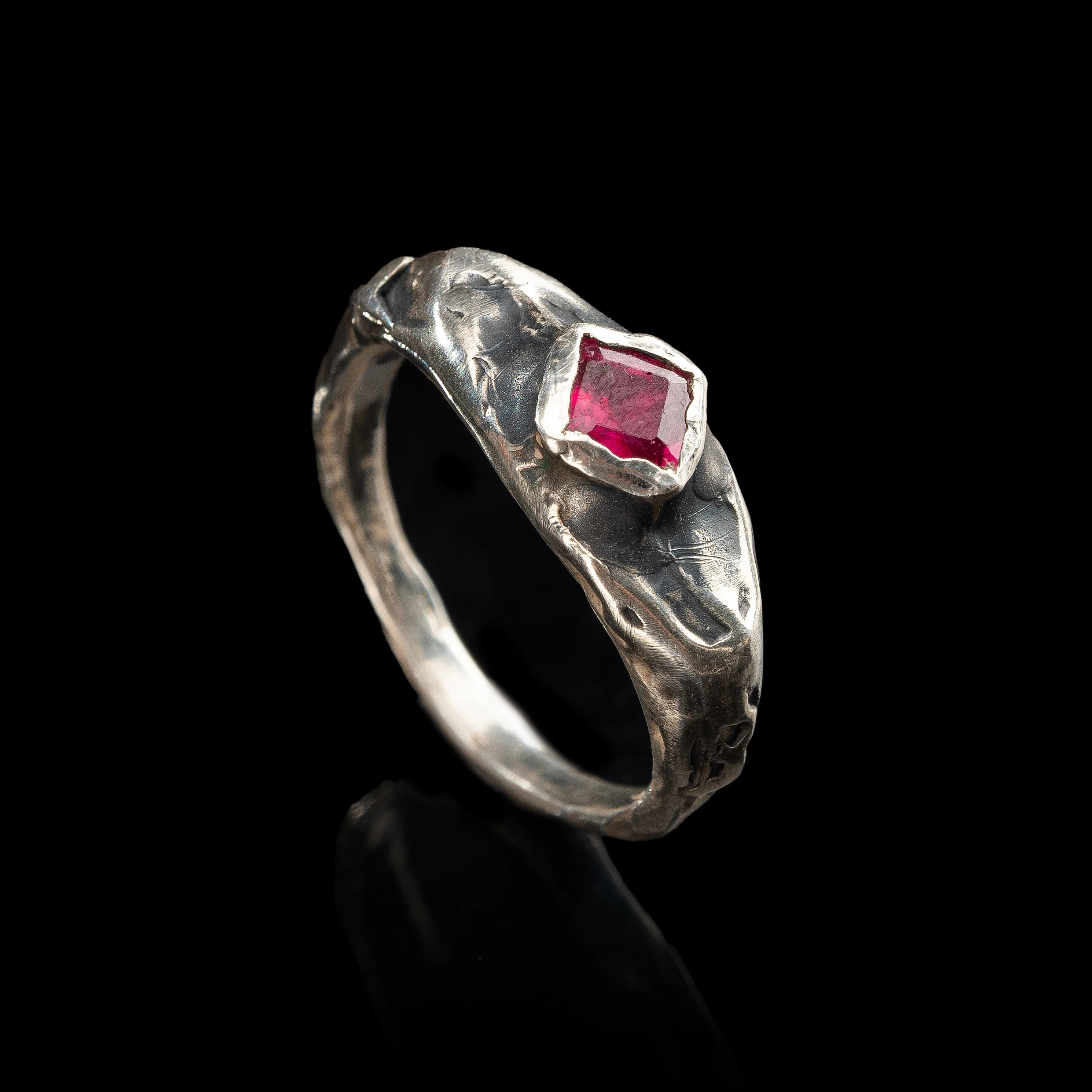 Vespera Ring