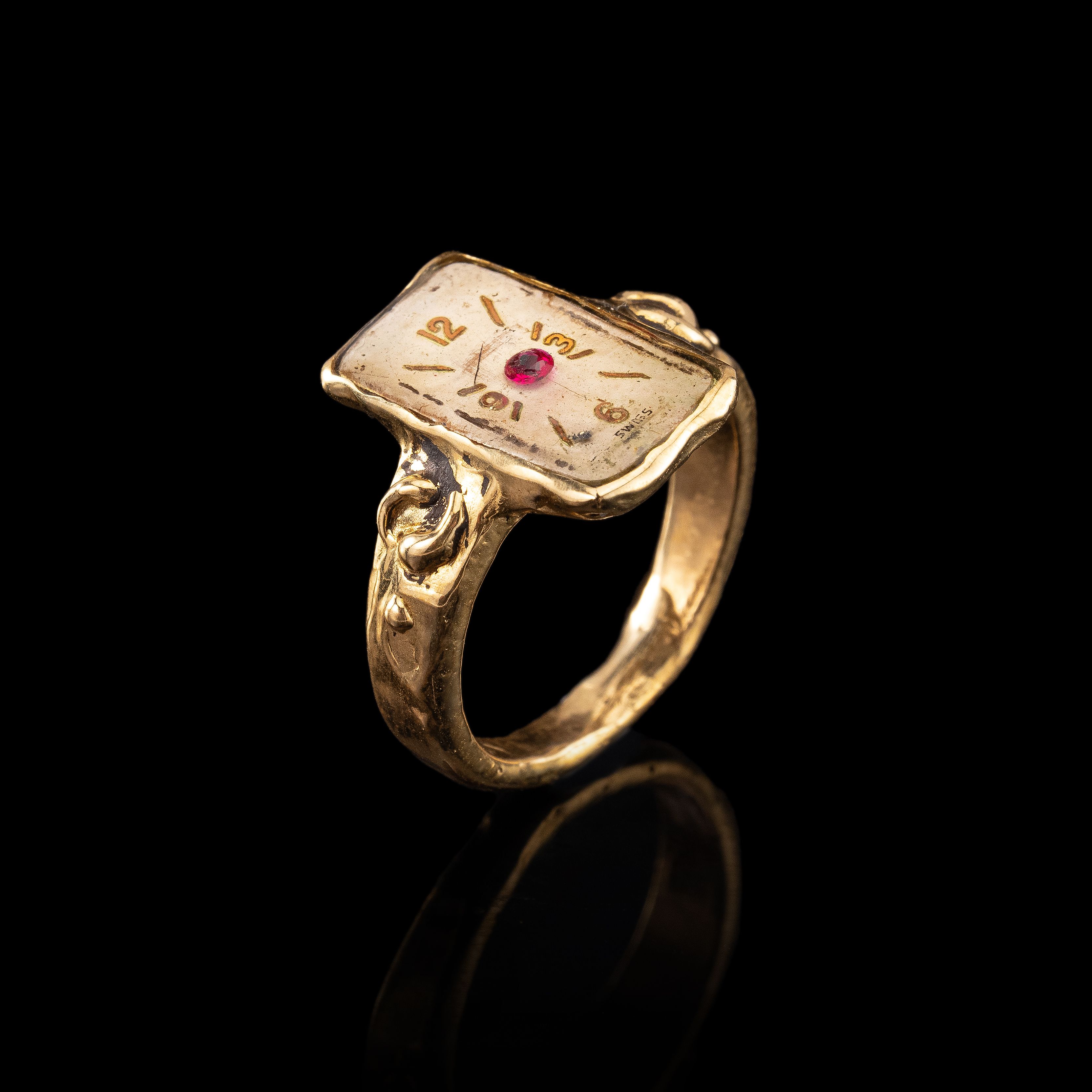 Red O'Clock Ring