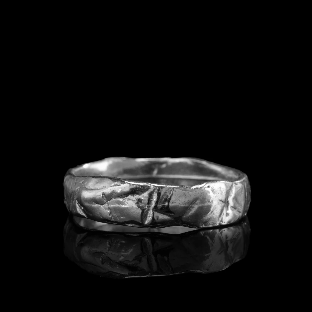 The Etched Echo Ring