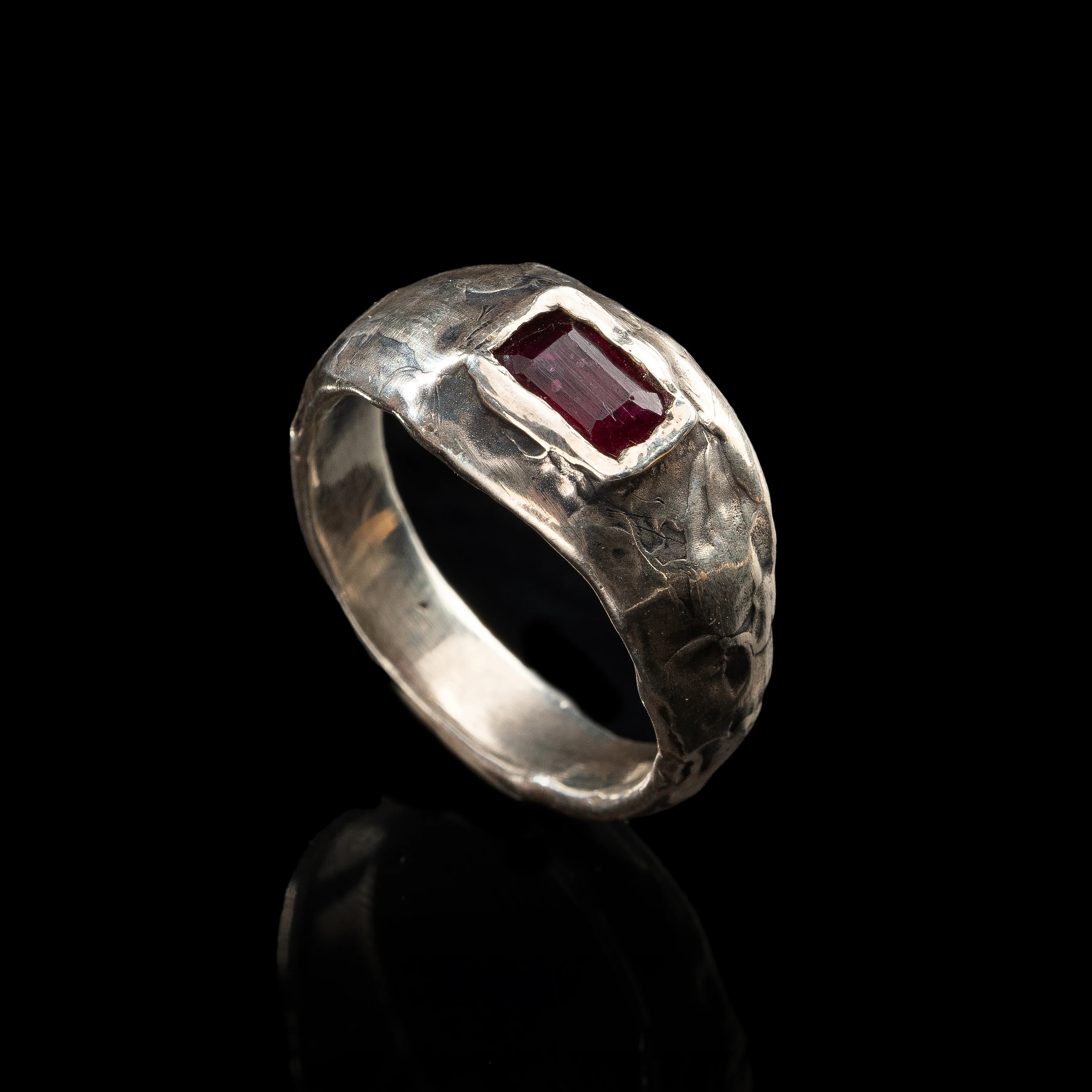 Corvus Ring