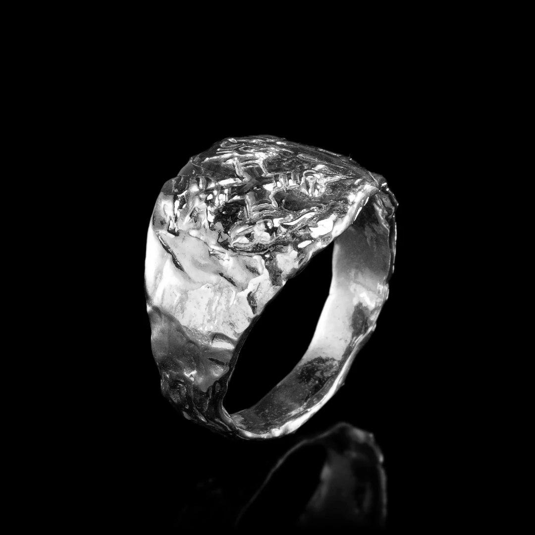 The Insignia Inspire Ring