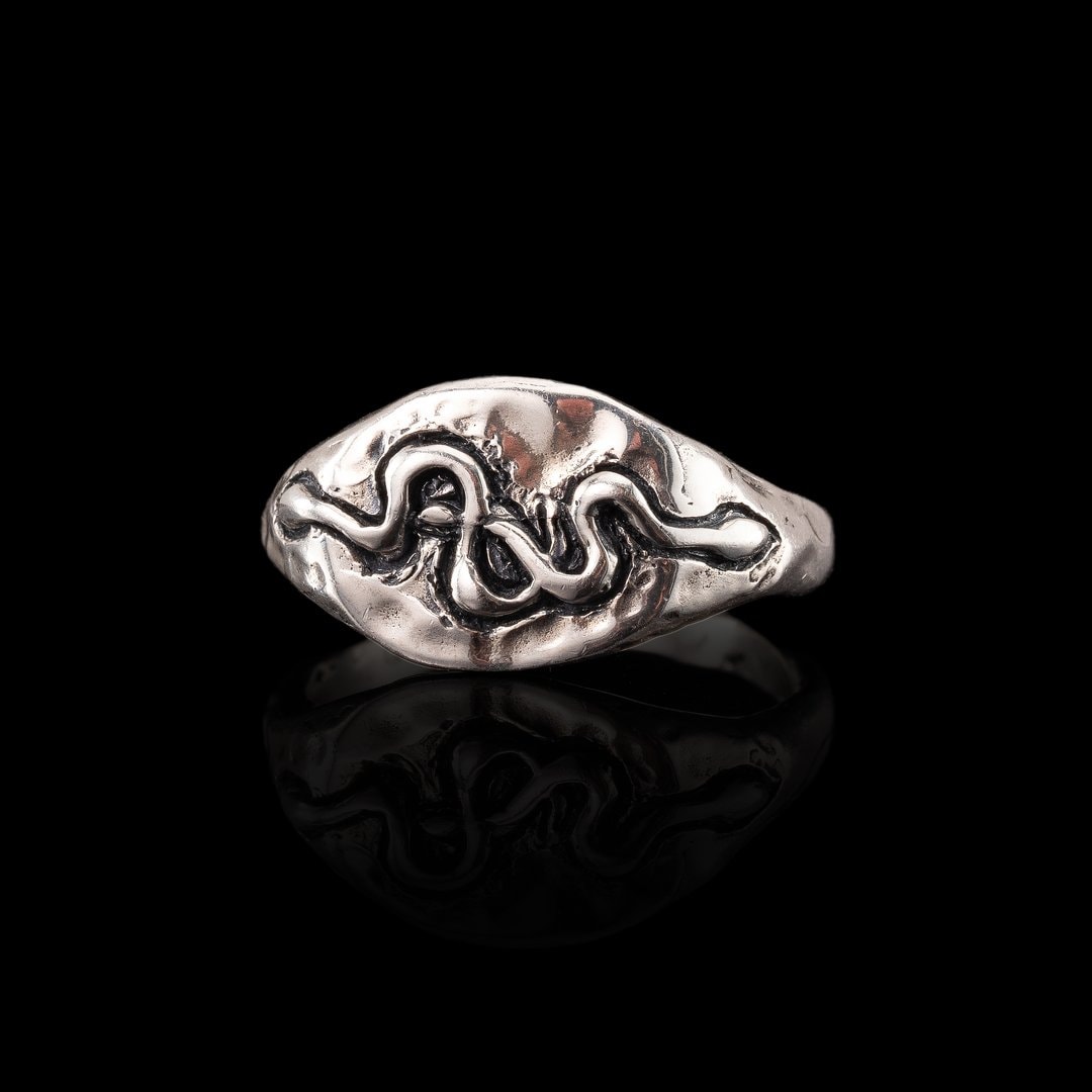 Vermis Ring