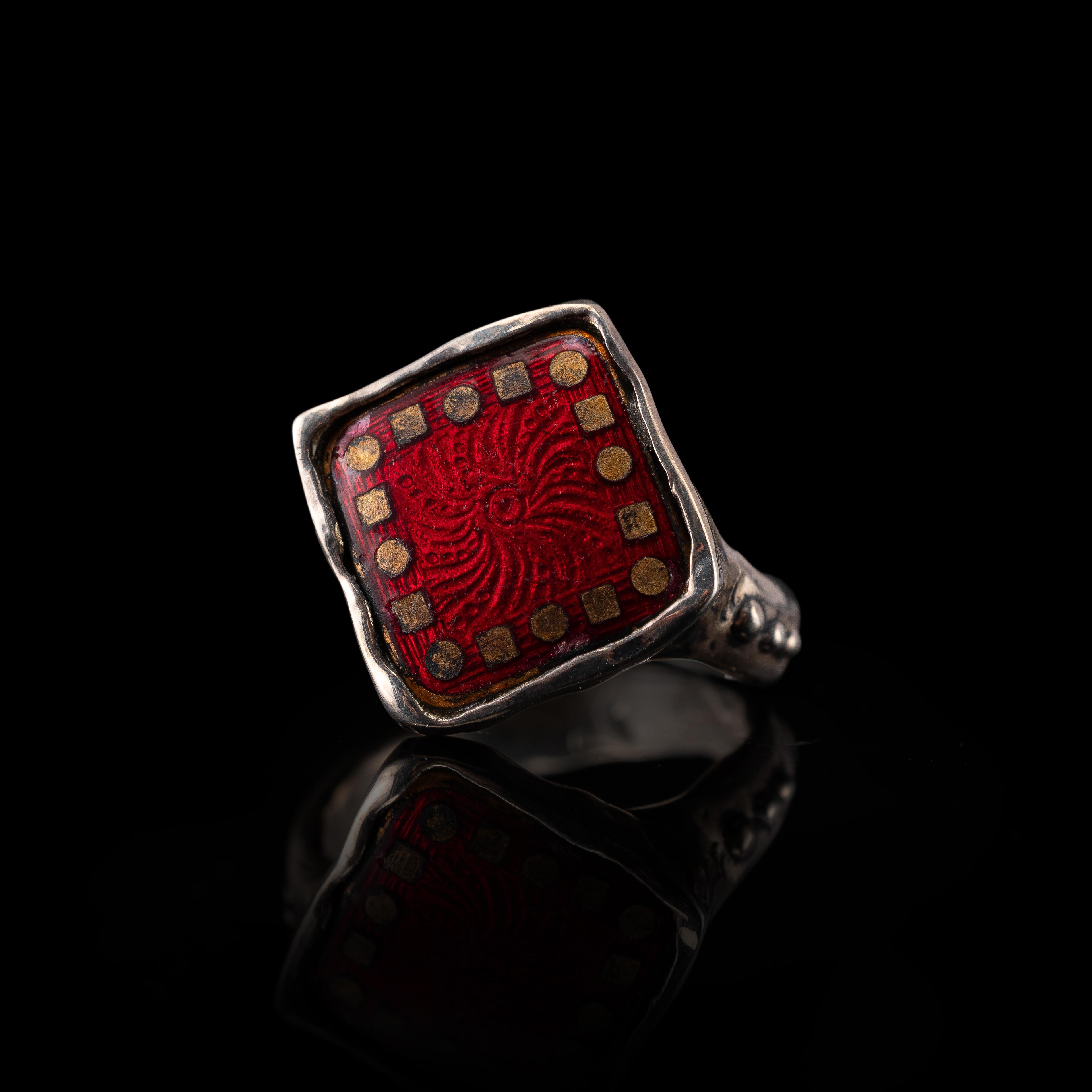 Pyra Ring