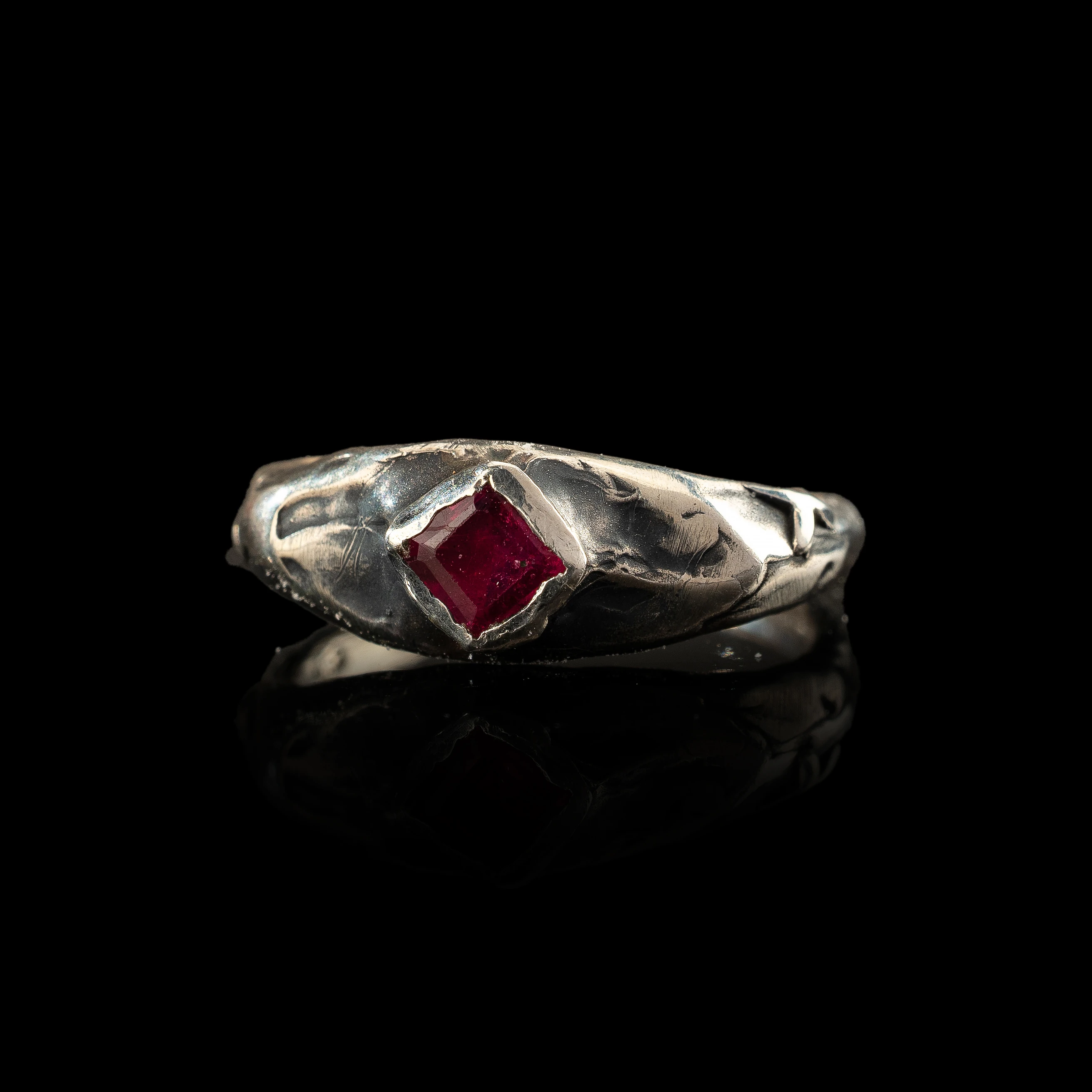 Vespera Ring