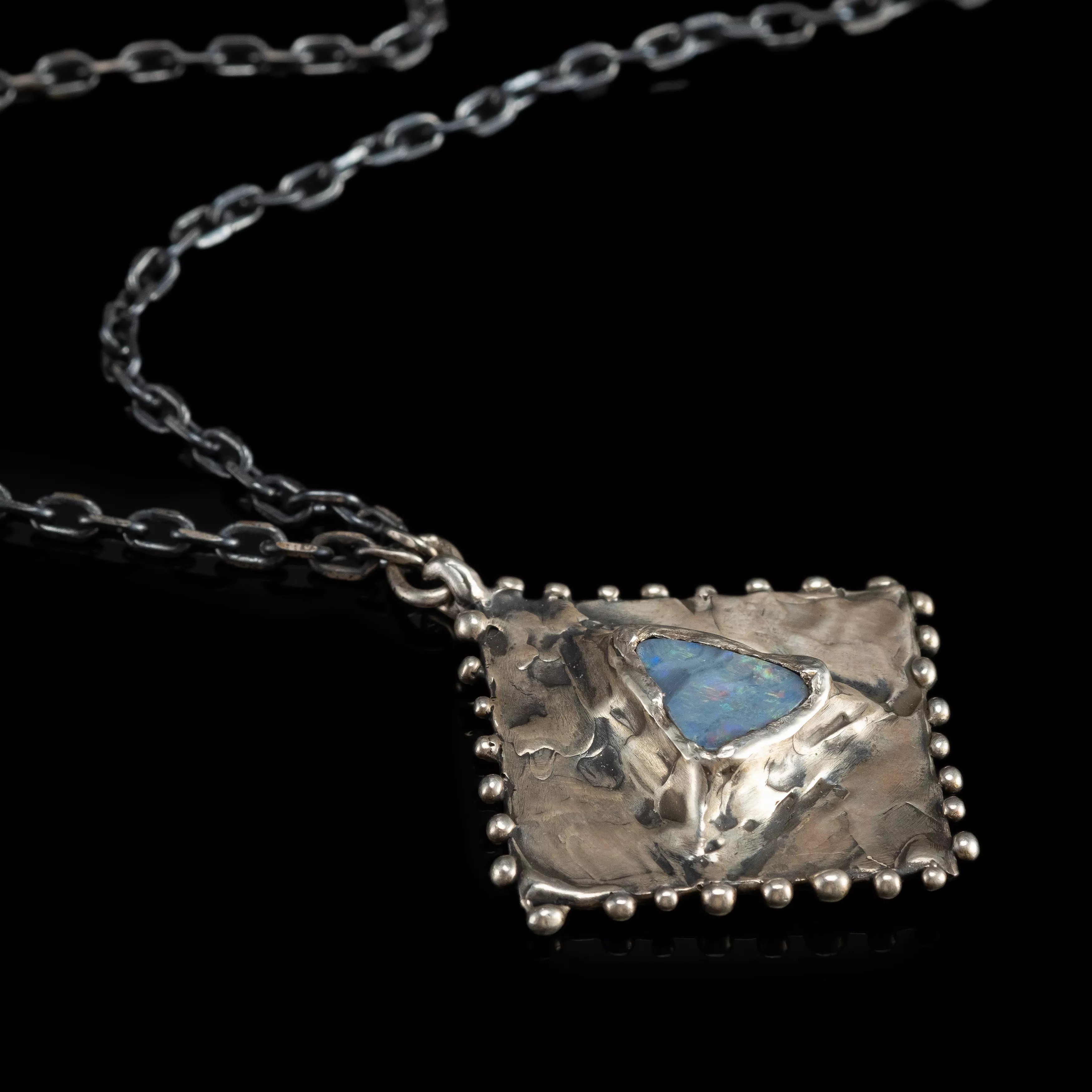 THE ETHEREAL TIDE NECKLACE 