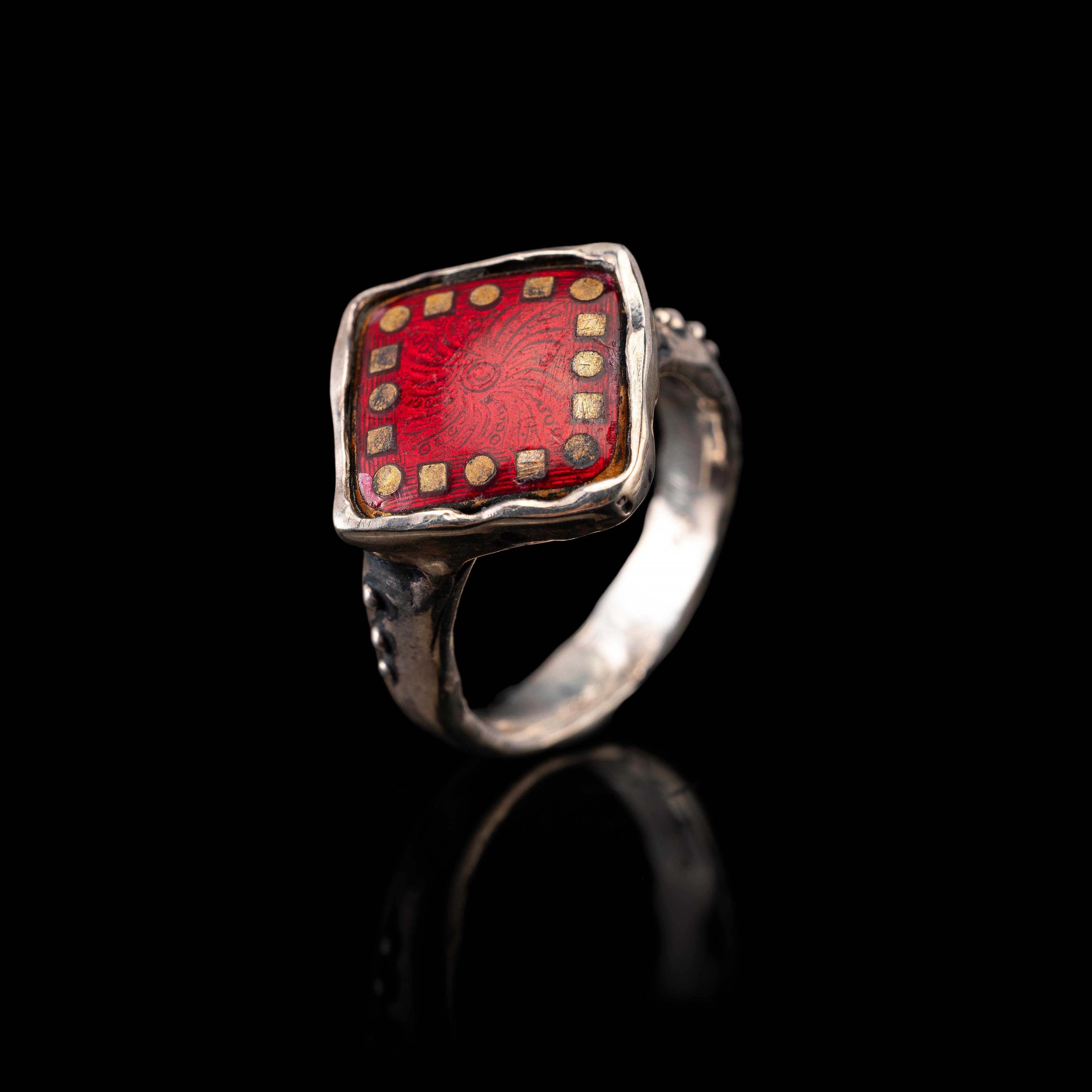 Pyra Ring