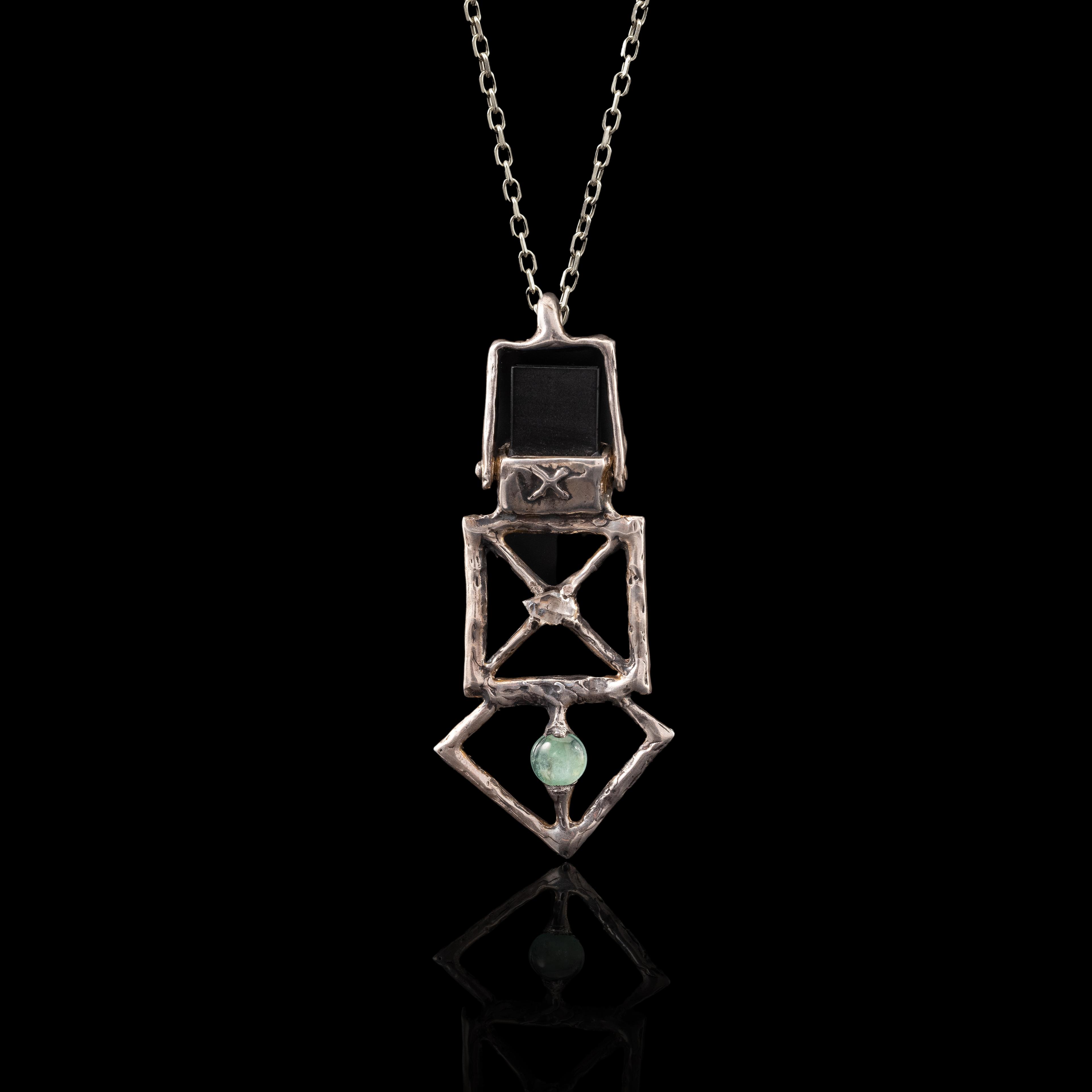 Memnora Necklace