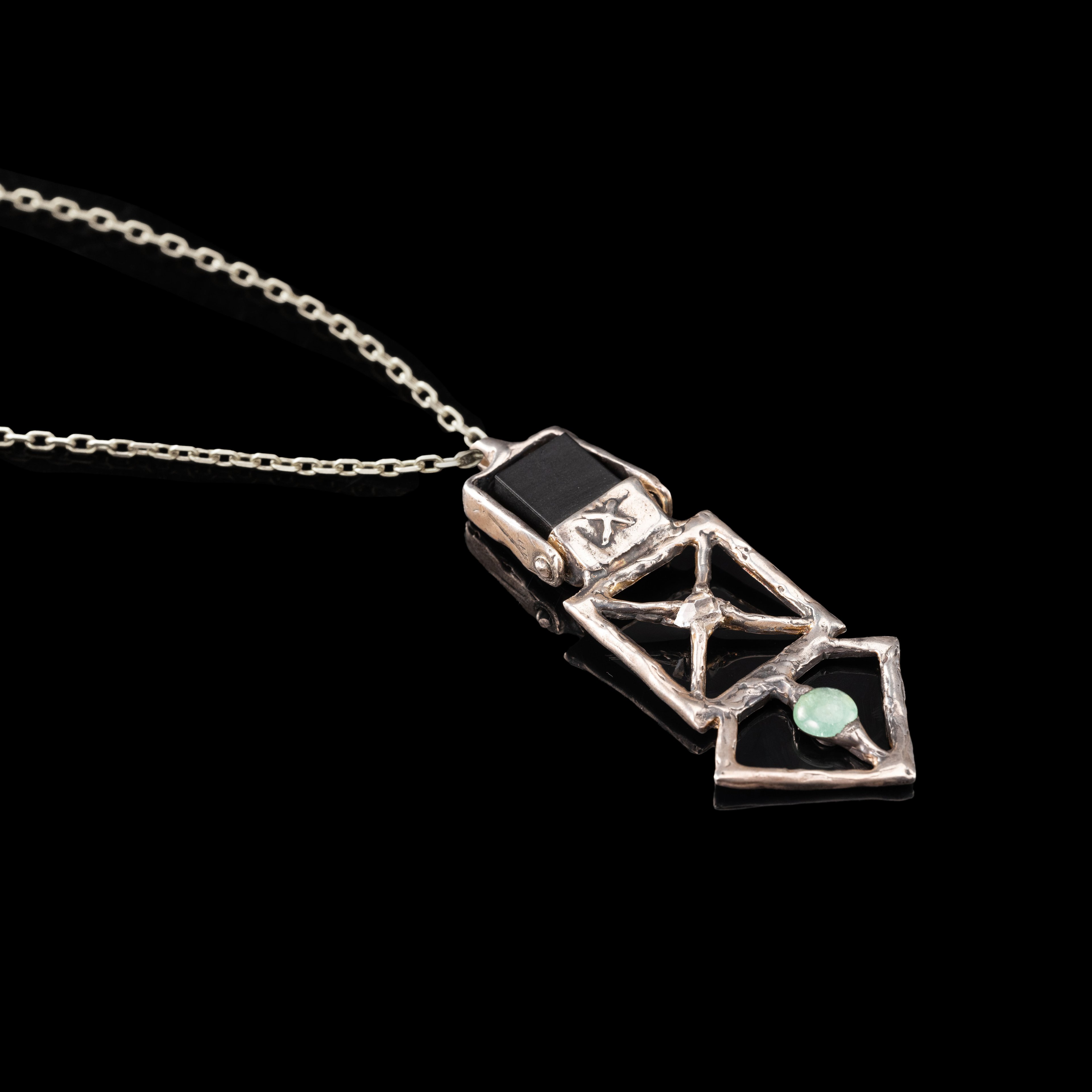 Memnora Necklace