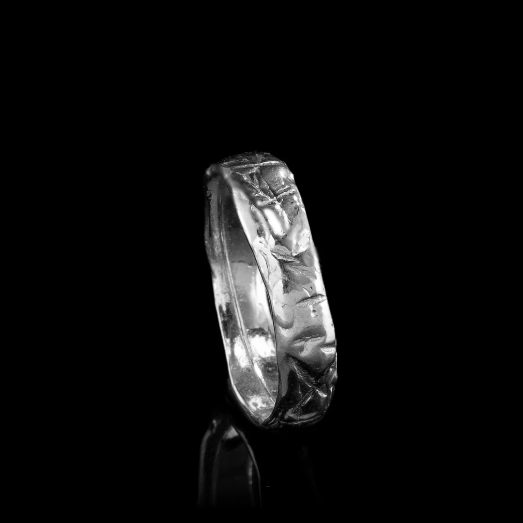 The Etched Echo Ring