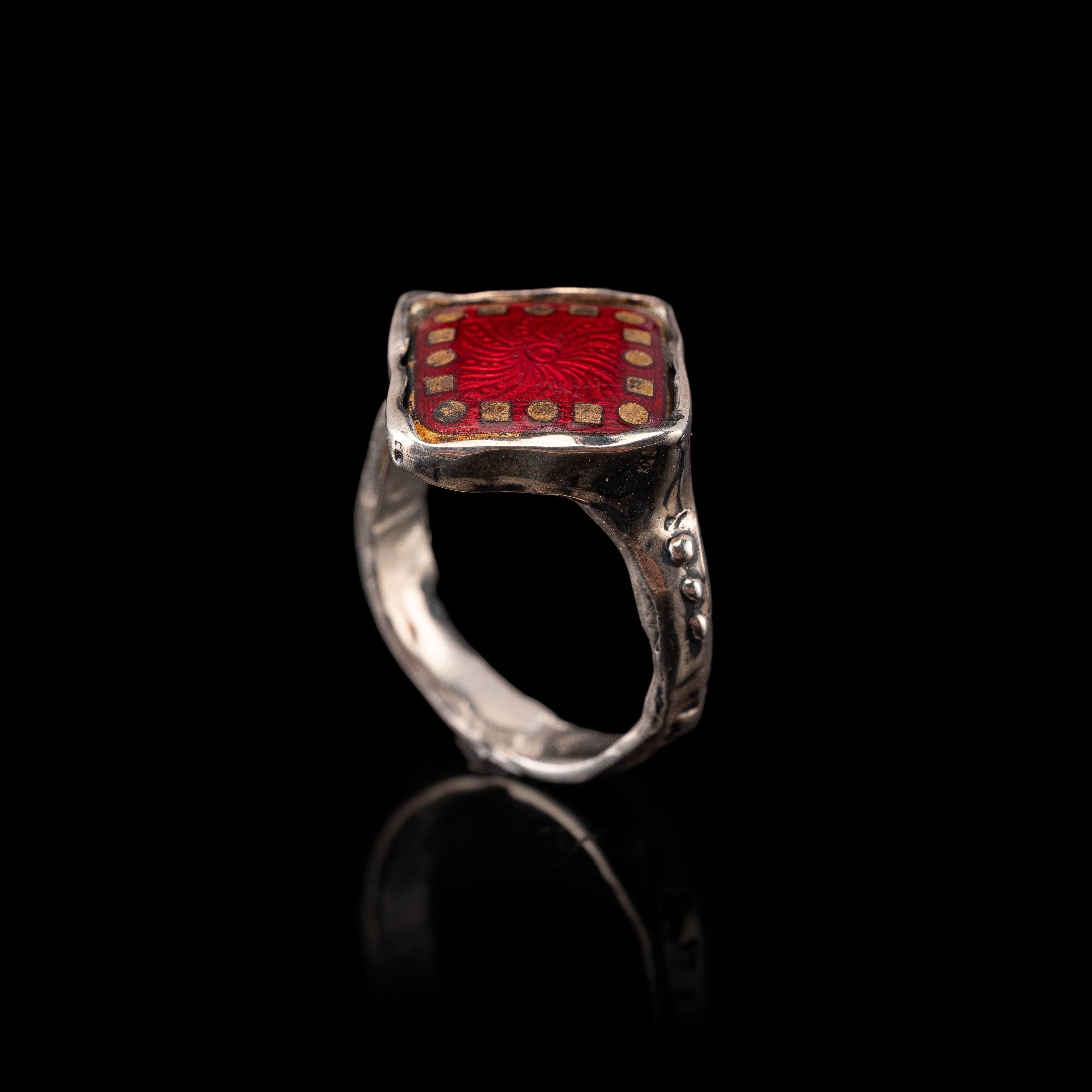 Pyra Ring