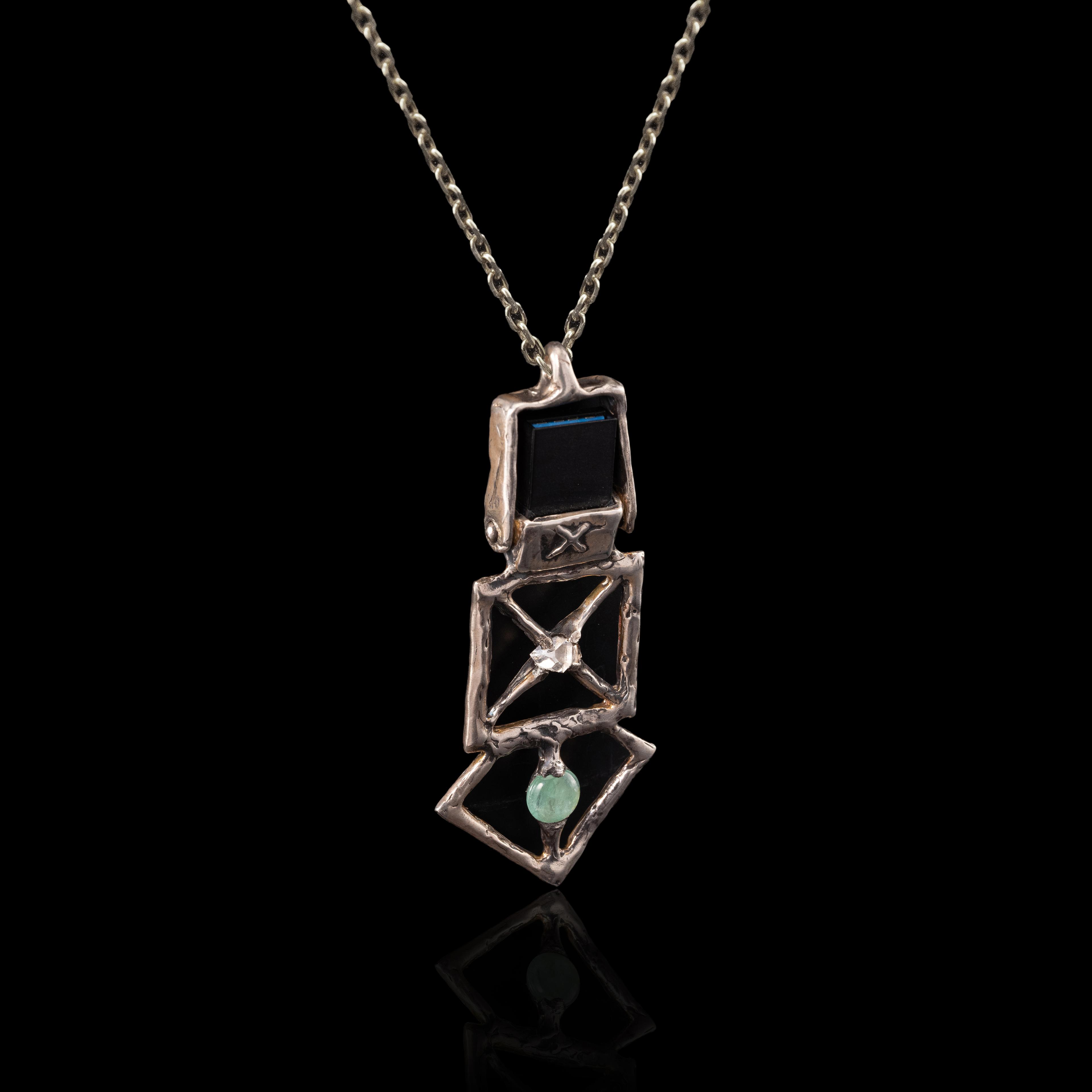 Memnora Necklace