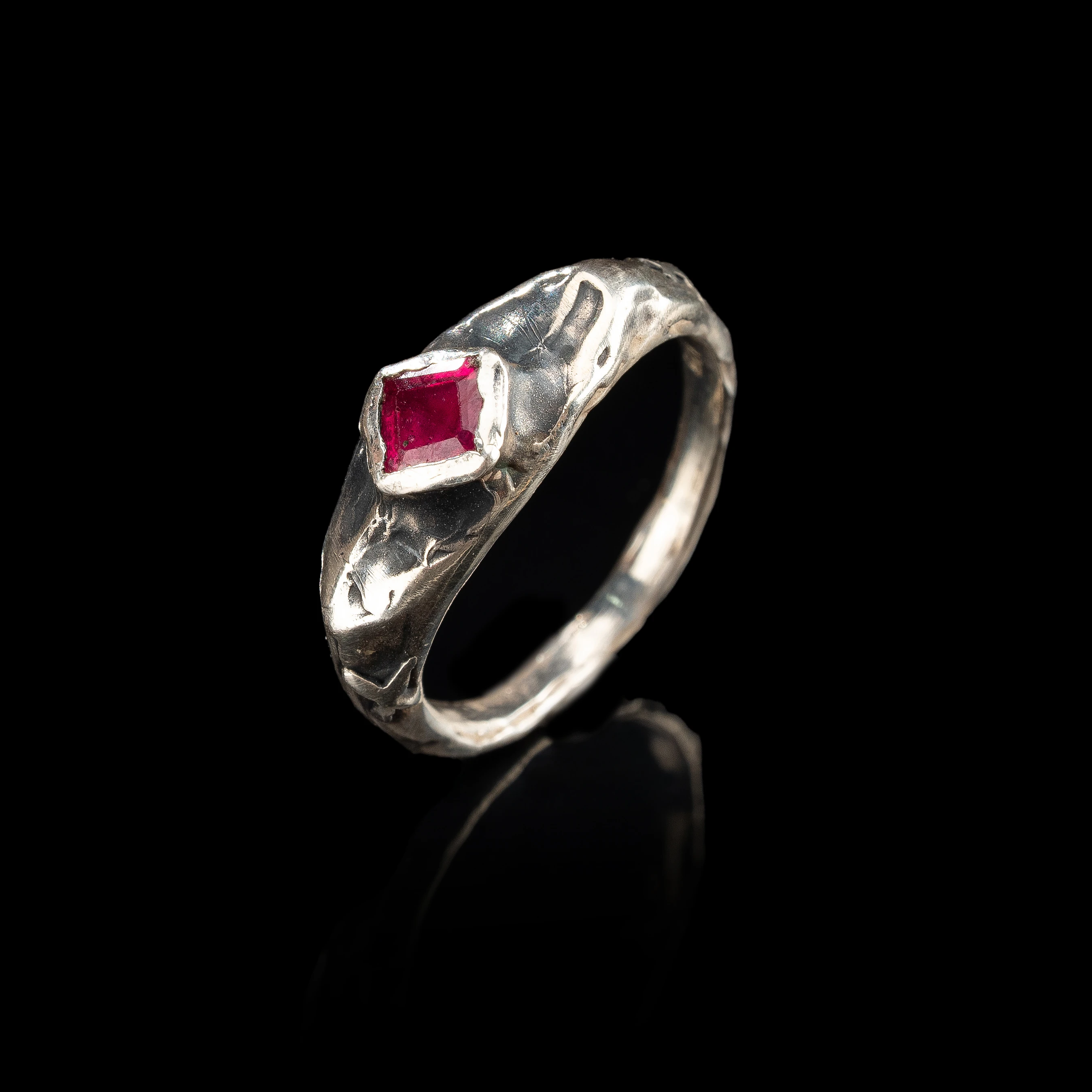 Vespera Ring