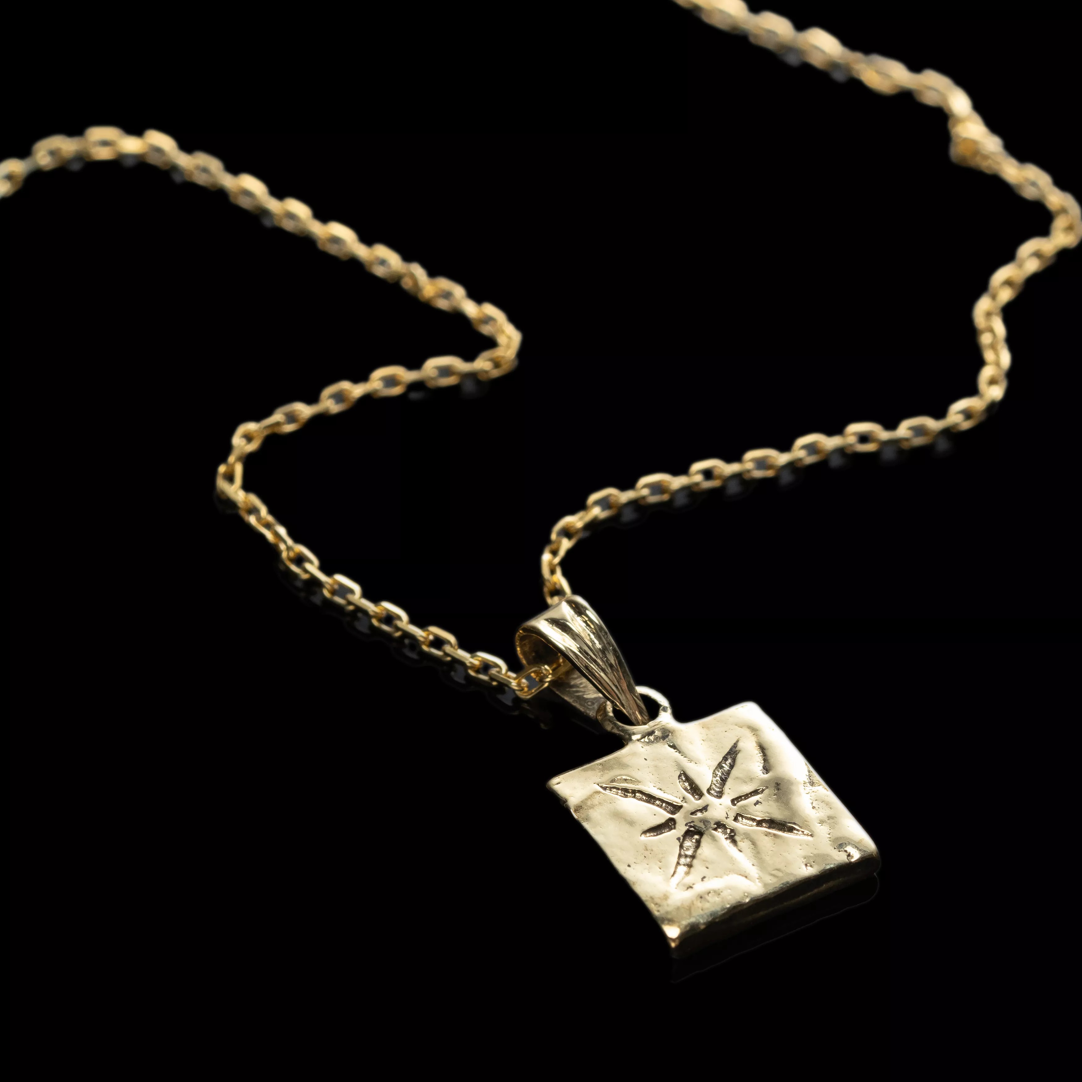 THE STARRY ESSENCE NECKLACE