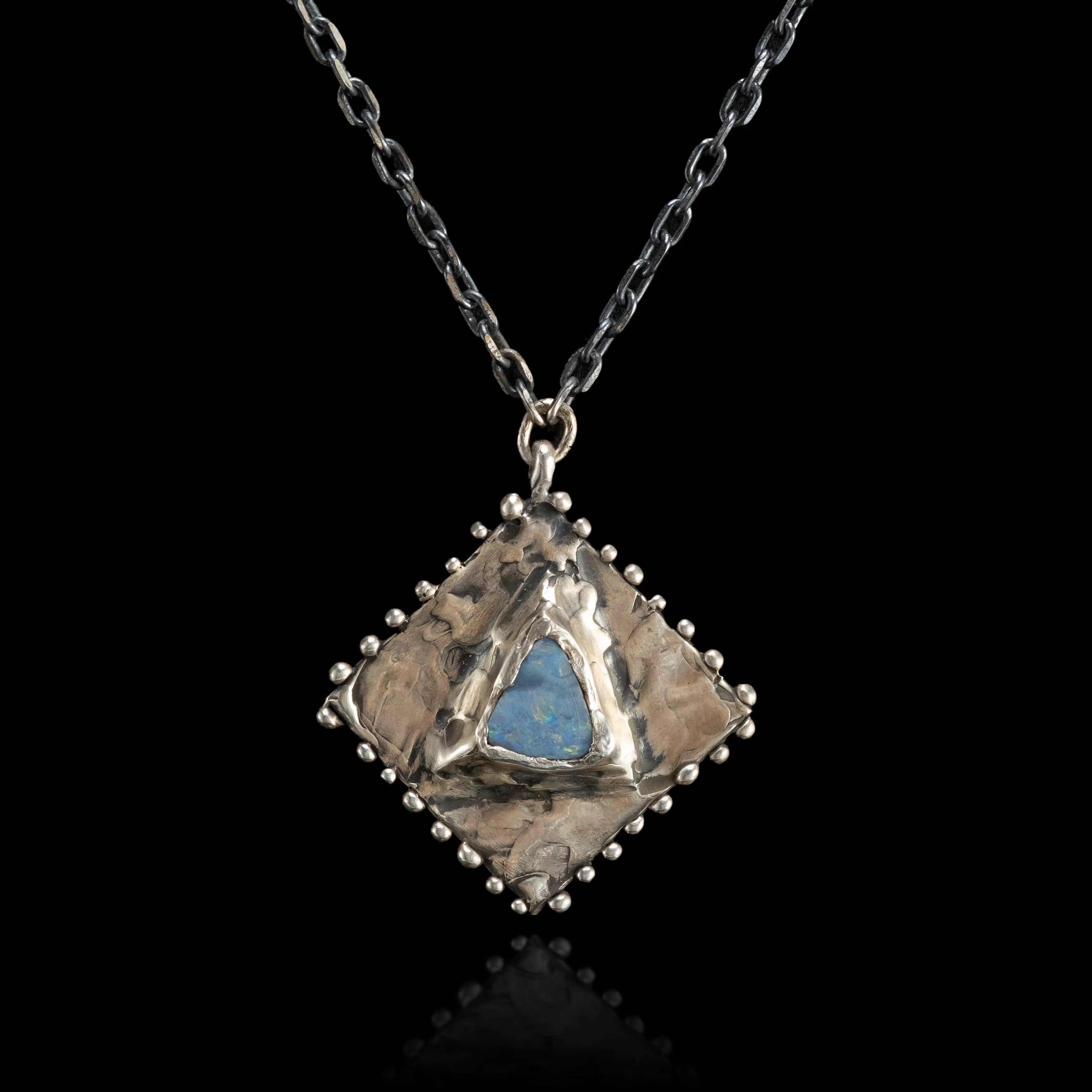 THE ETHEREAL TIDE NECKLACE 